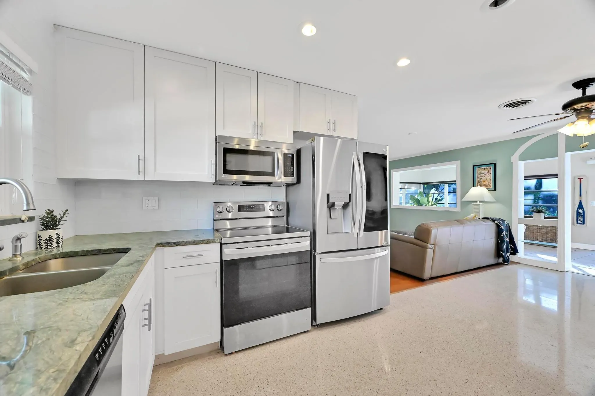 282 SE Edgewood Drive