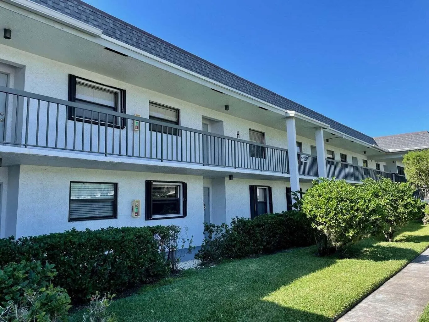 1271 SE Parkview Place, #H4
