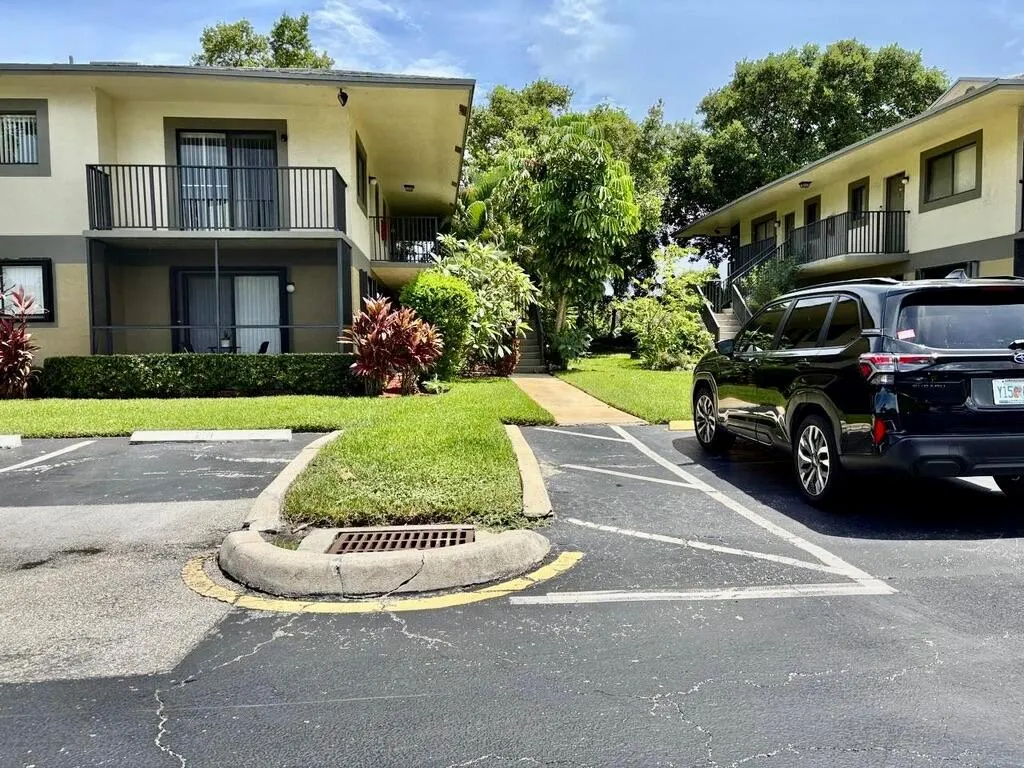 610 Trace Circle, #107