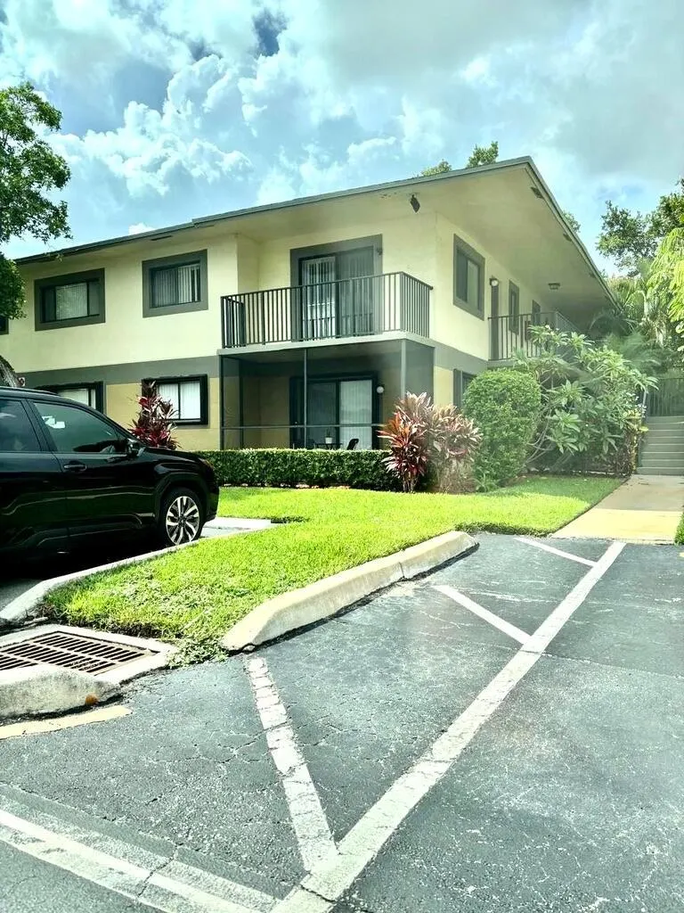 610 Trace Circle, #107