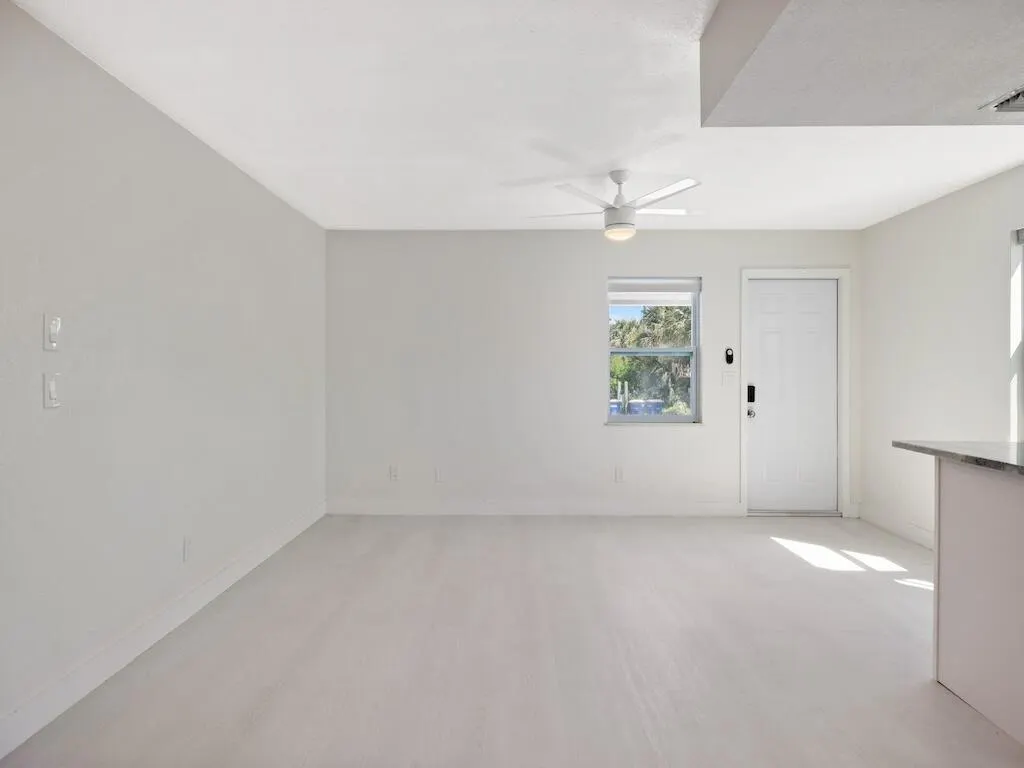 741 Hernando Street