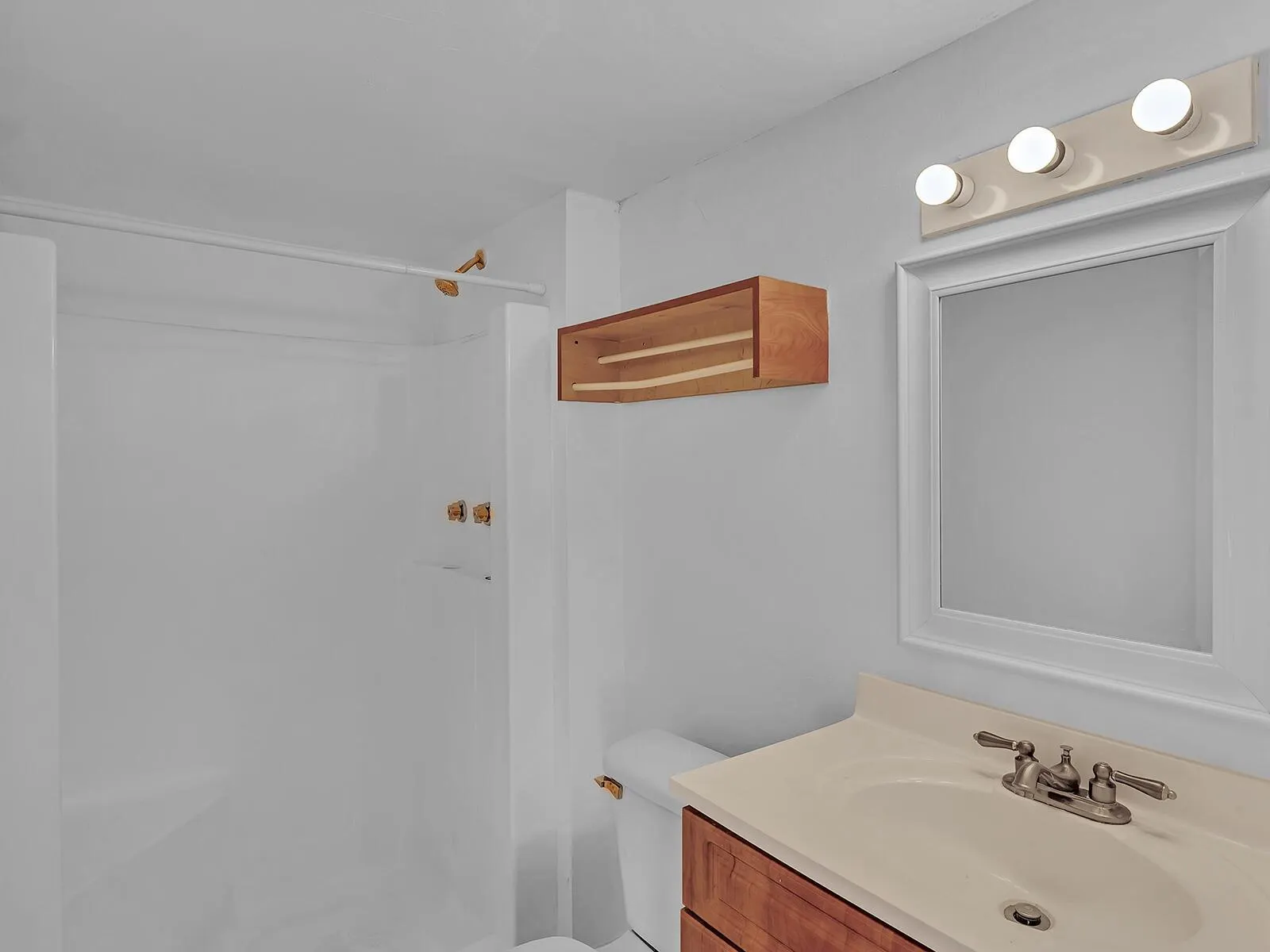 2350 NE 135th Street, #804