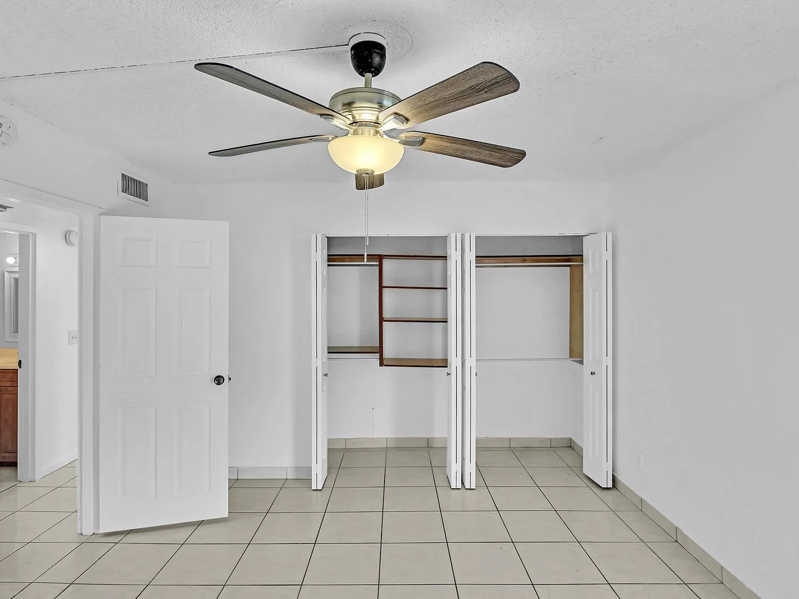2350 NE 135th Street, #804