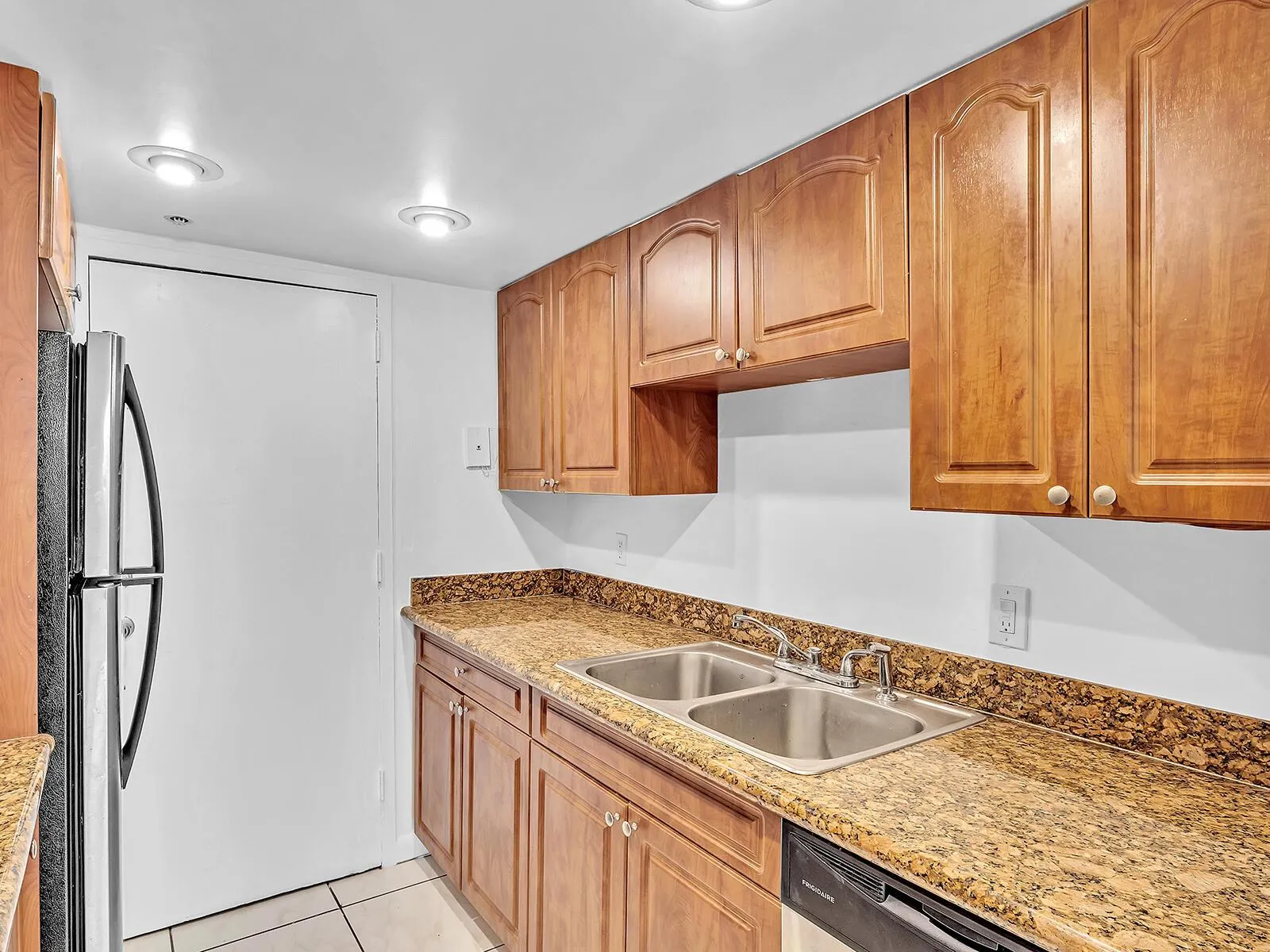 2350 NE 135th Street, #804