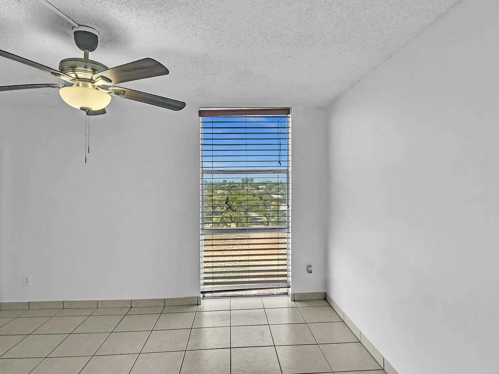 2350 NE 135th Street, #804