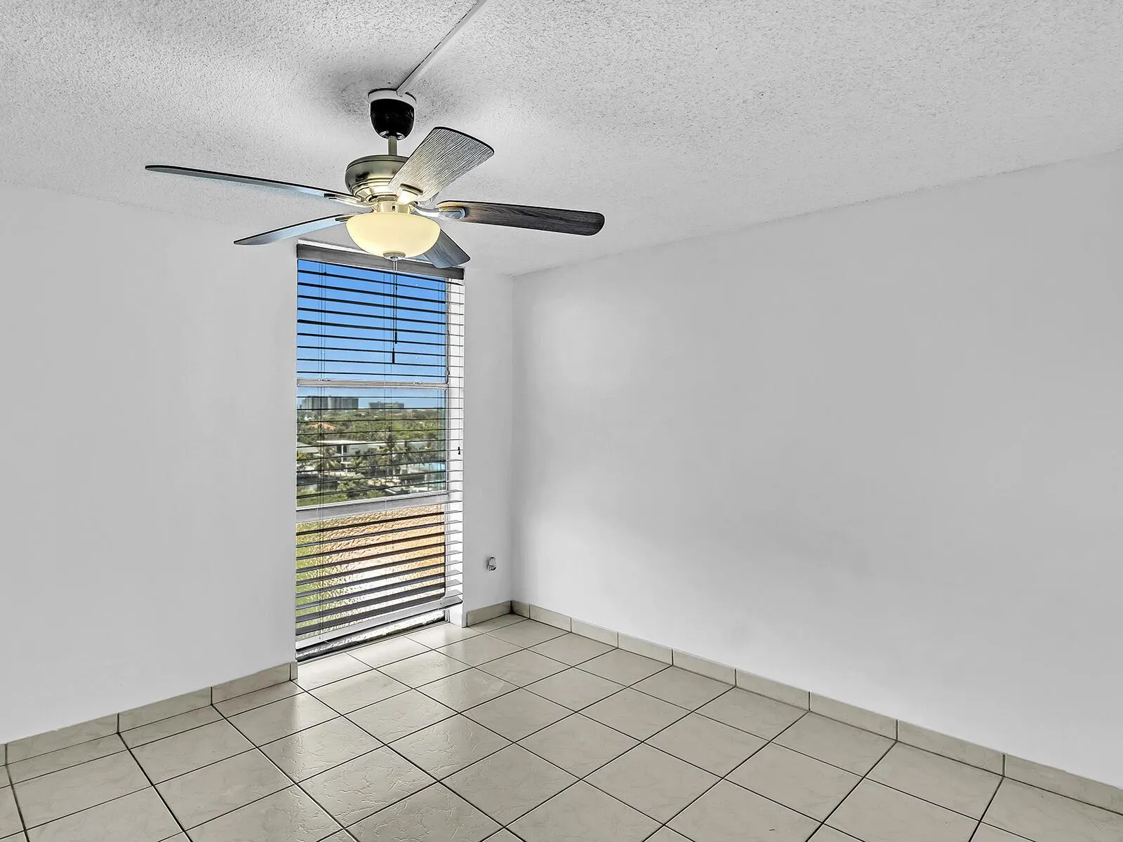 2350 NE 135th Street, #804