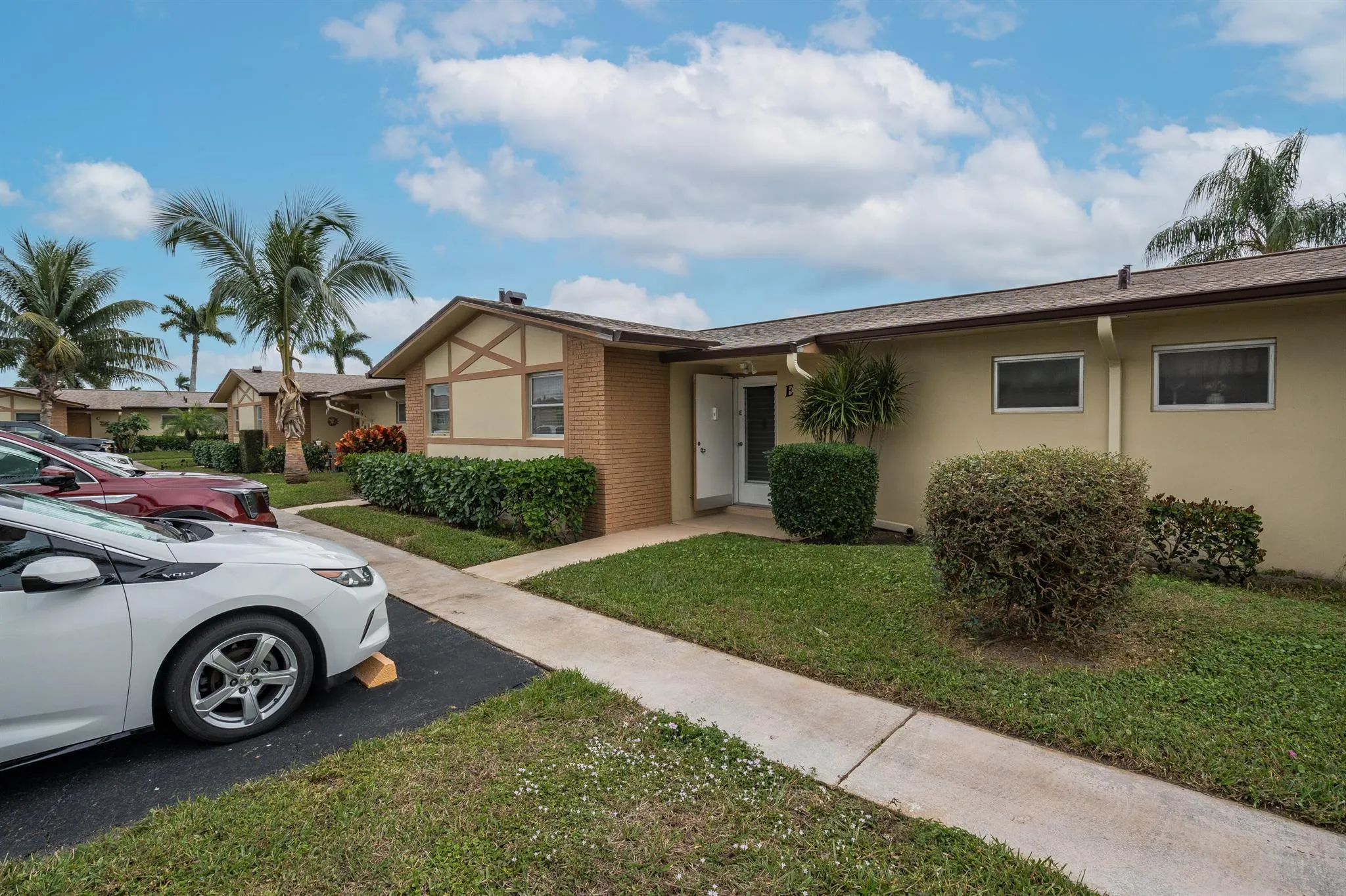 2832 W Crosley Drive, #E