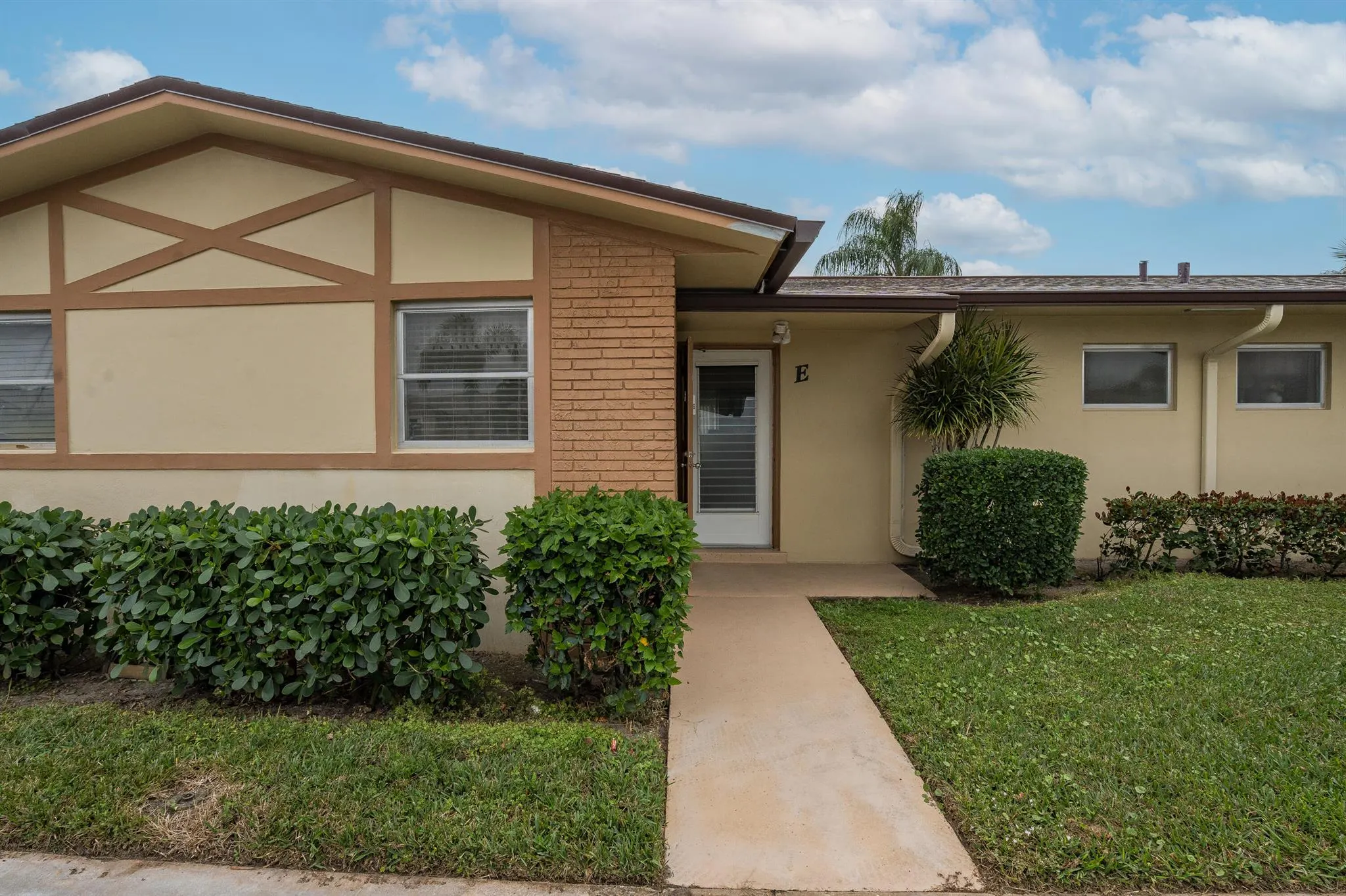 2832 W Crosley Drive, #E
