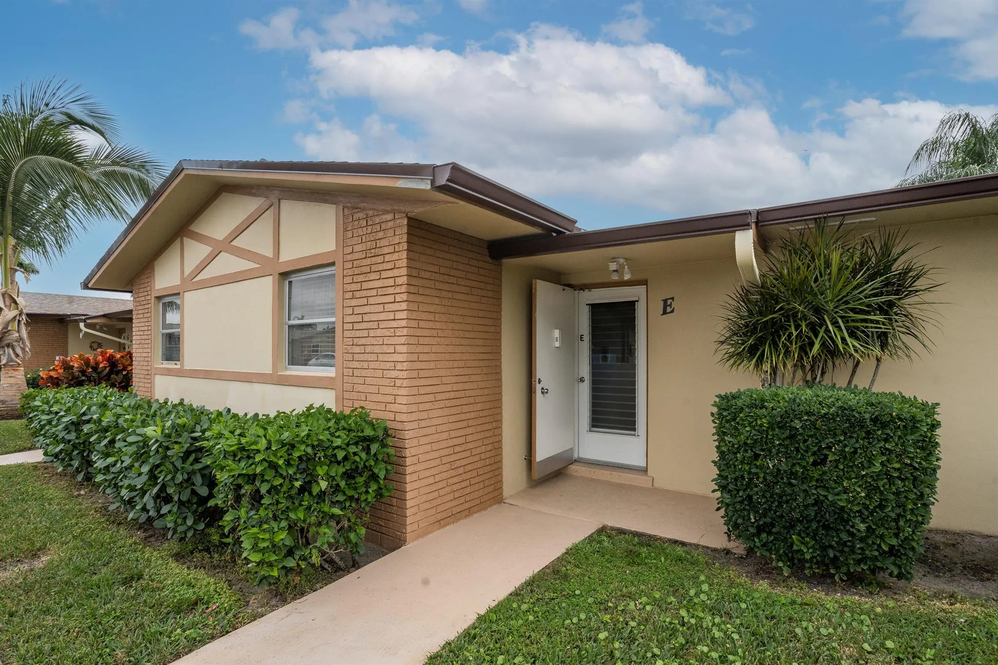 2832 W Crosley Drive, #E