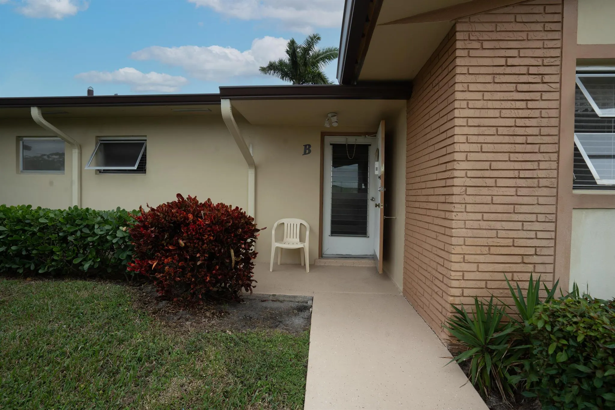 2822 Crosley Drive W, #B