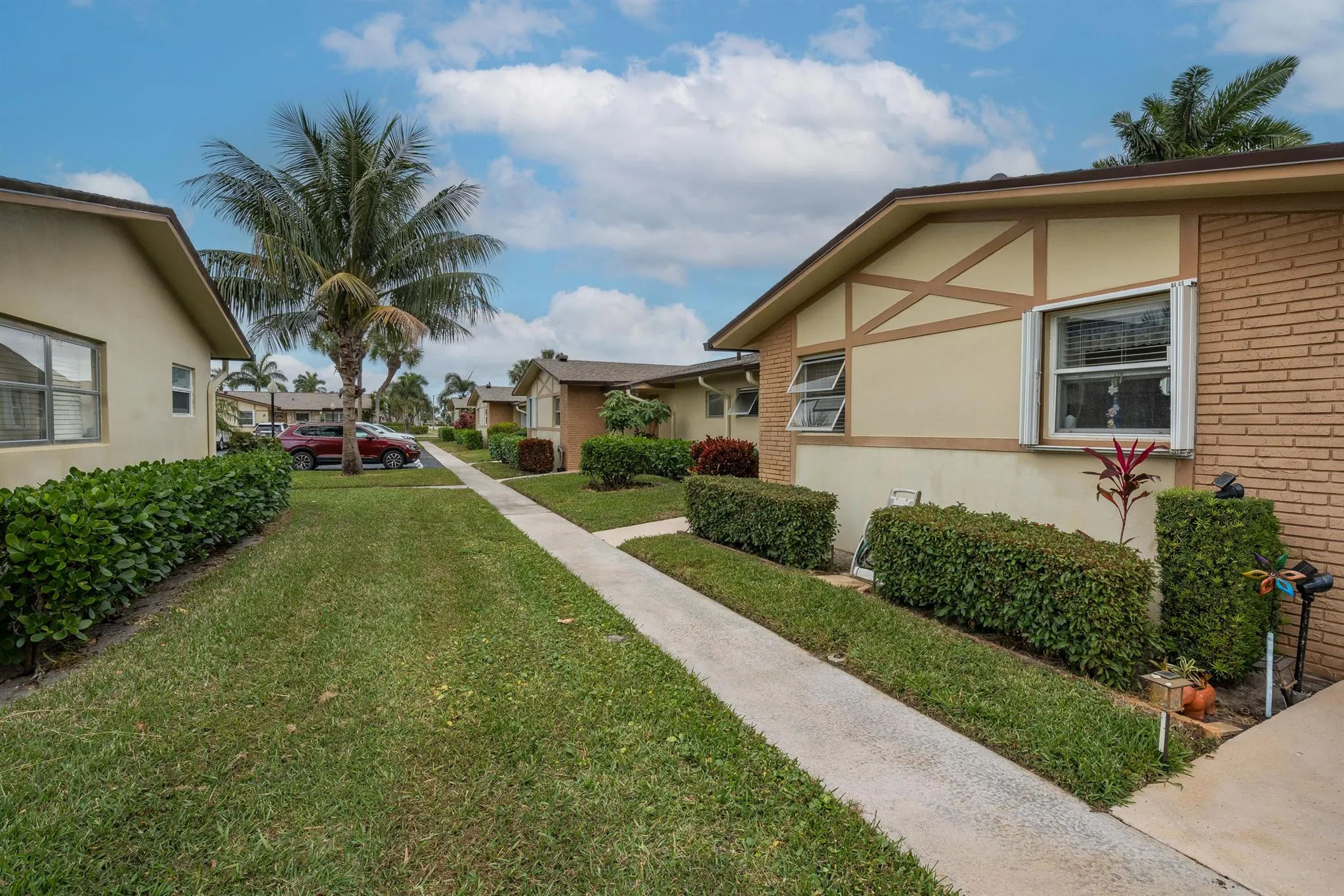 2822 Crosley Drive W, #B