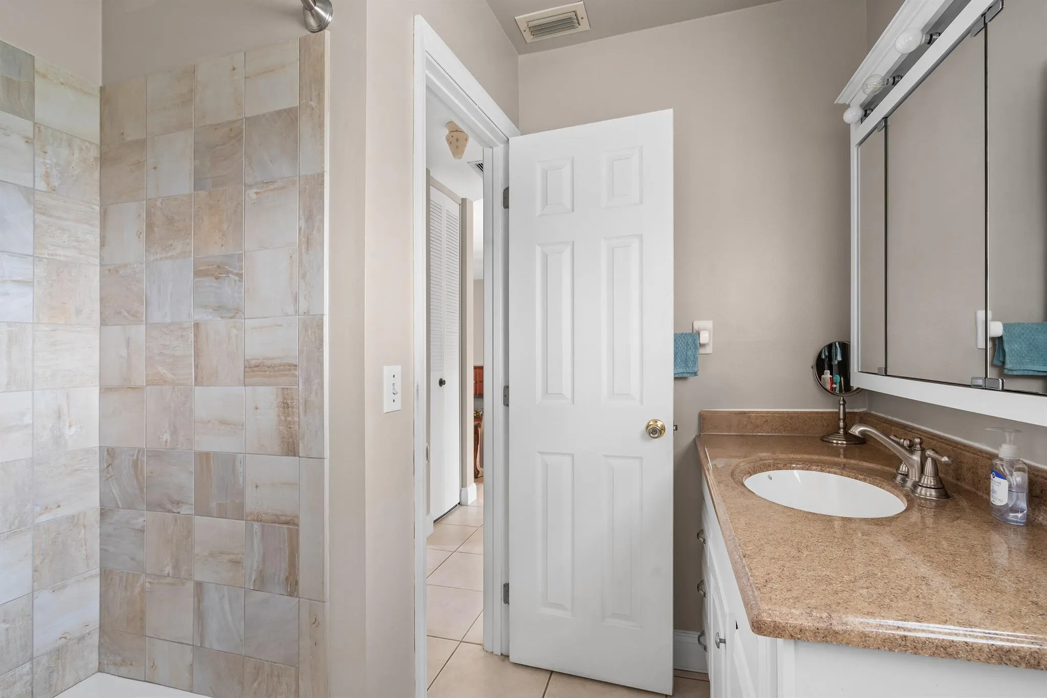 2822 Crosley Drive W, #B