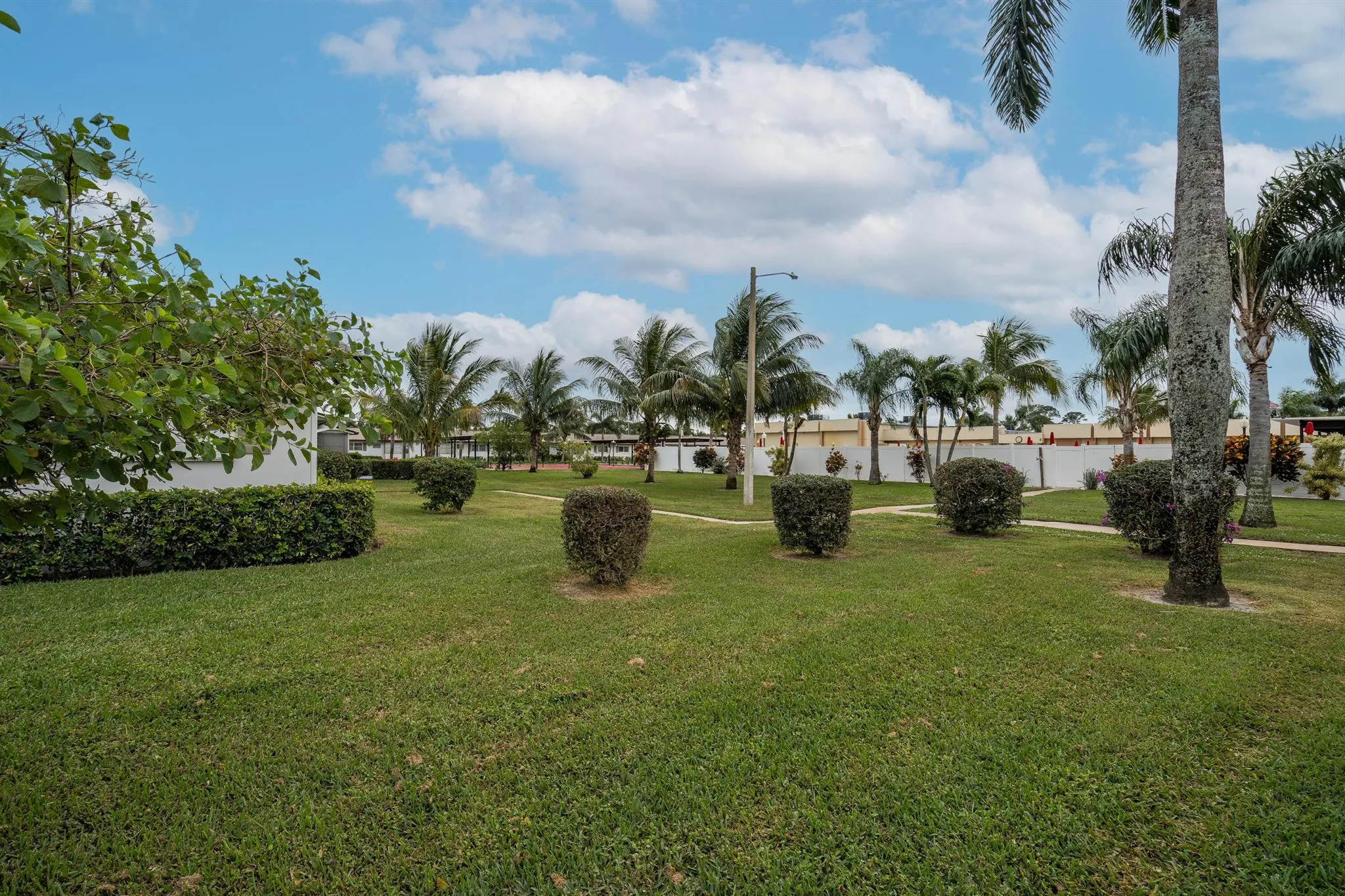 2822 Crosley Drive W, #B