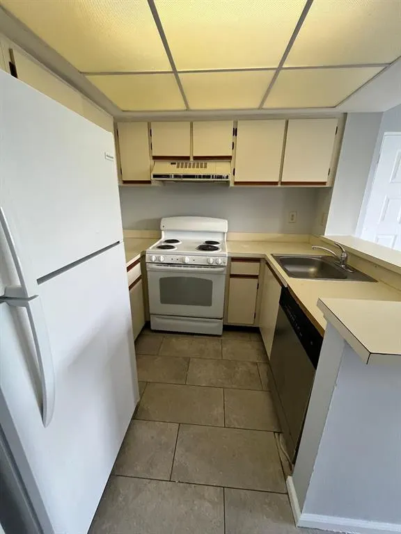 718 Executive Center Drive, #22