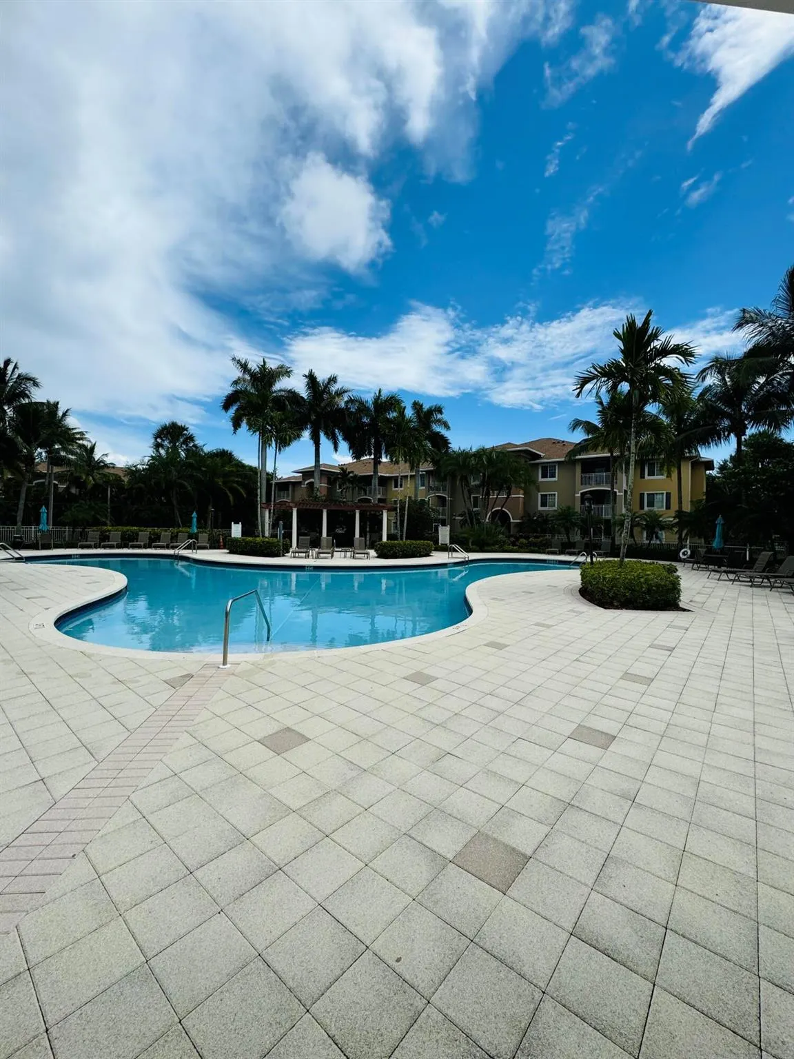 6521 Emerald Dunes Drive, #106