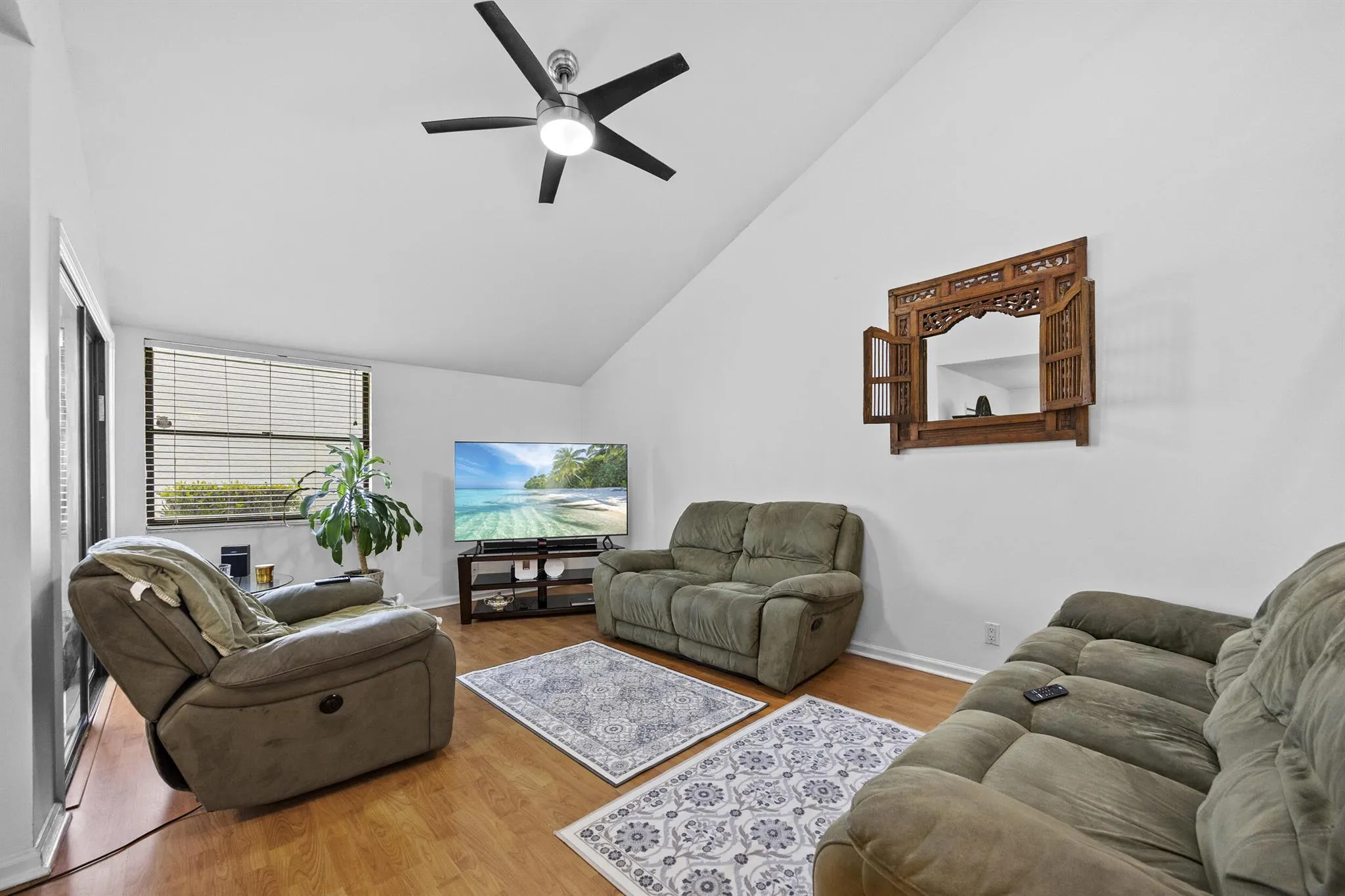 1519 Woodbridge Lakes Circle
