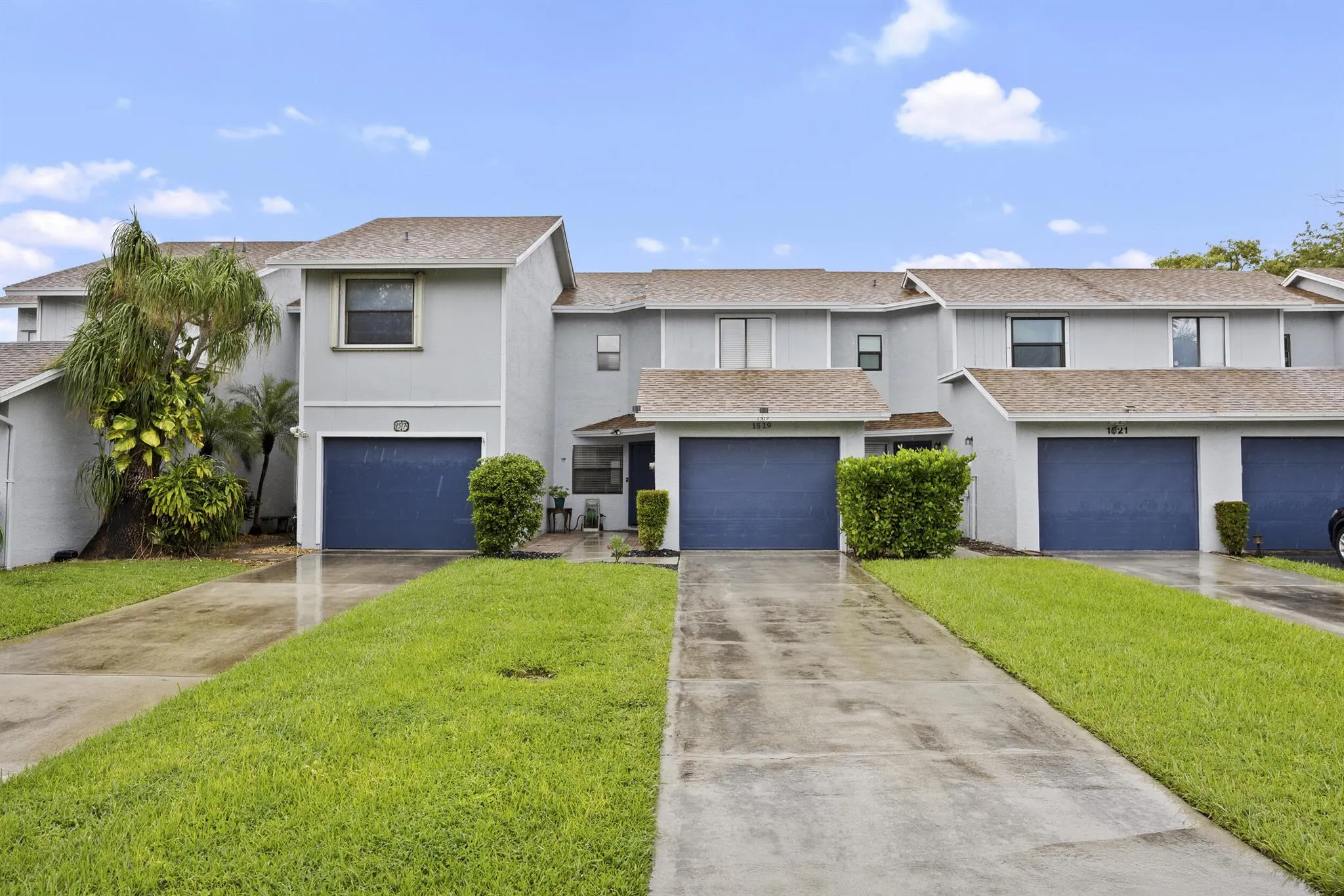 1519 Woodbridge Lakes Circle