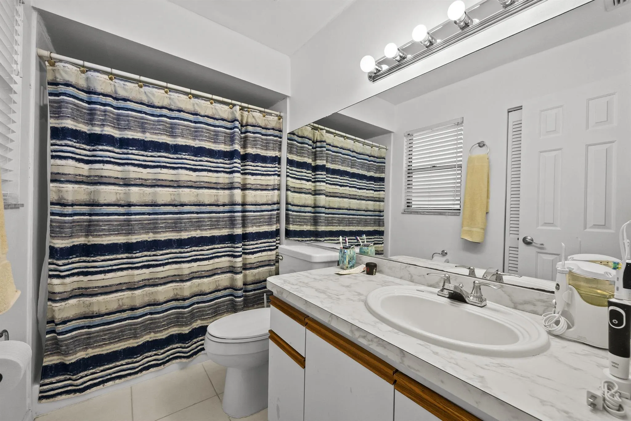 1519 Woodbridge Lakes Circle