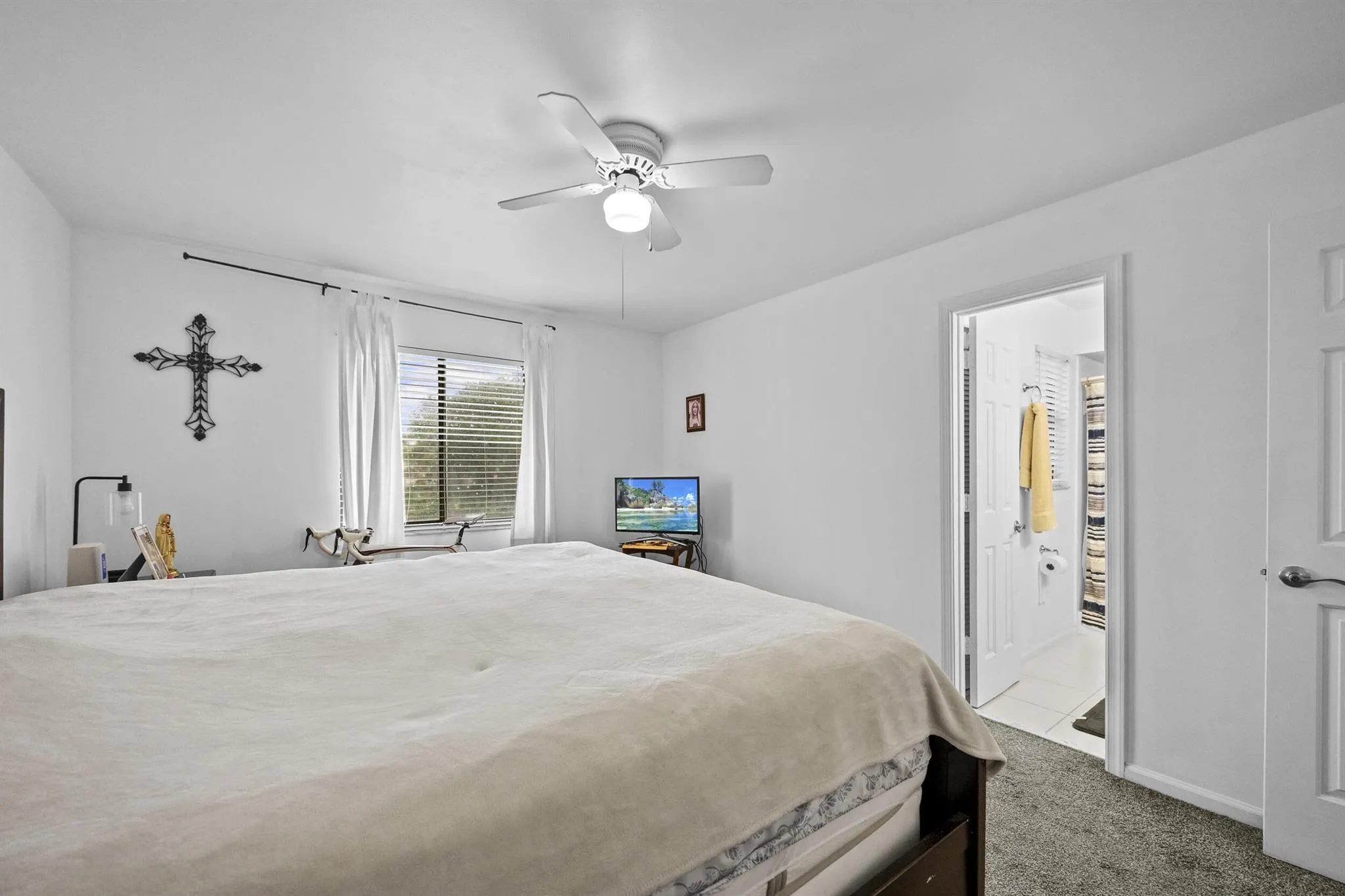 1519 Woodbridge Lakes Circle