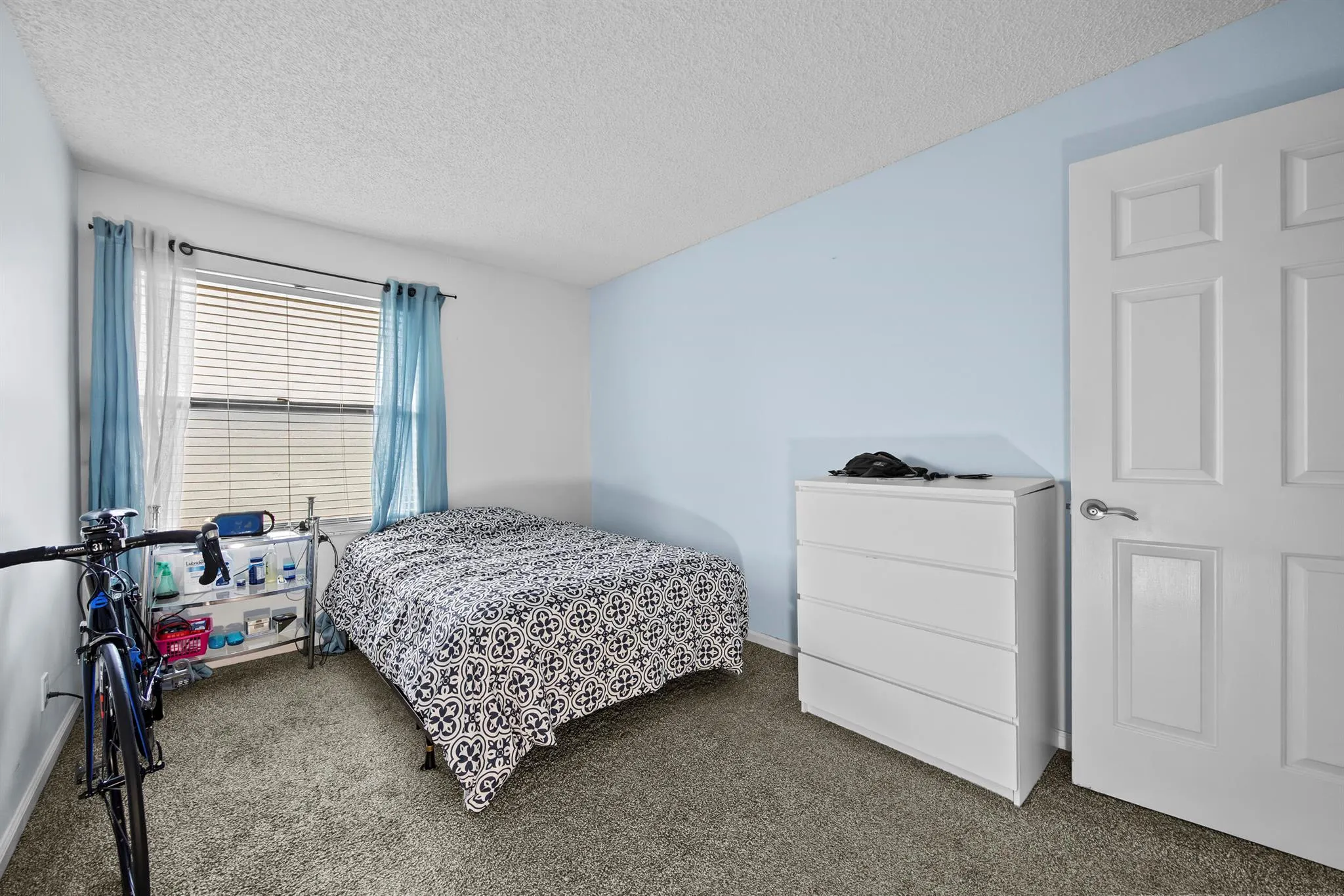1519 Woodbridge Lakes Circle