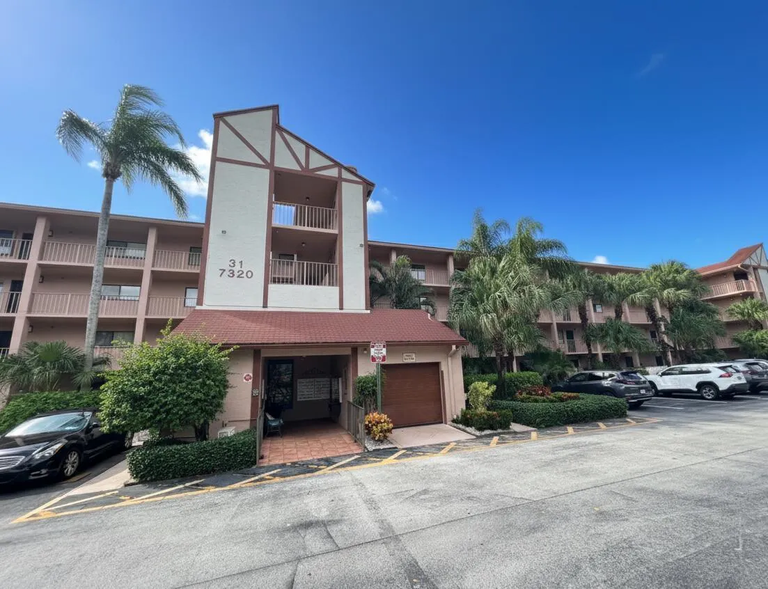 7320 Amberly Lane, #207