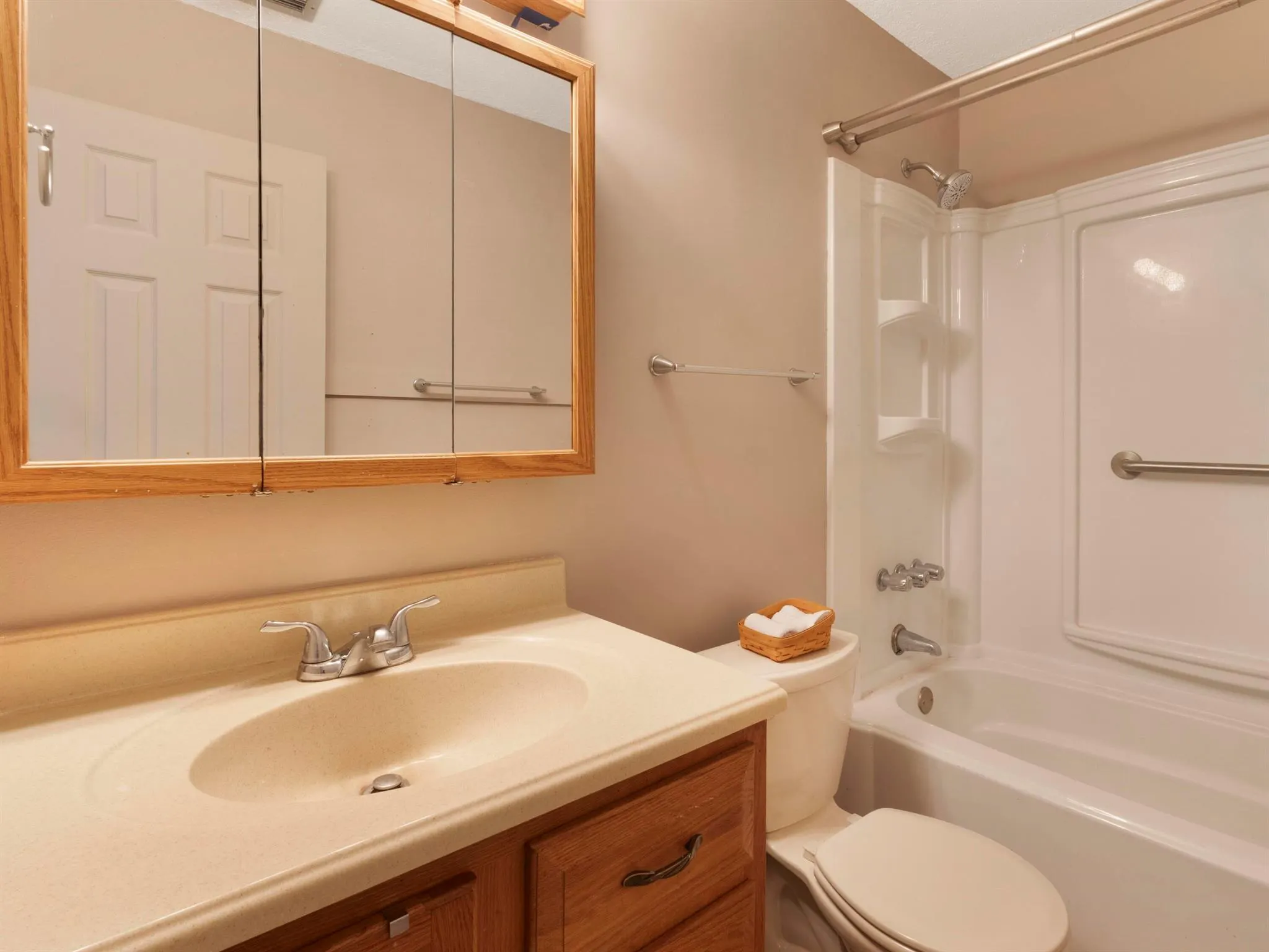 141 Fernery Road, #H3