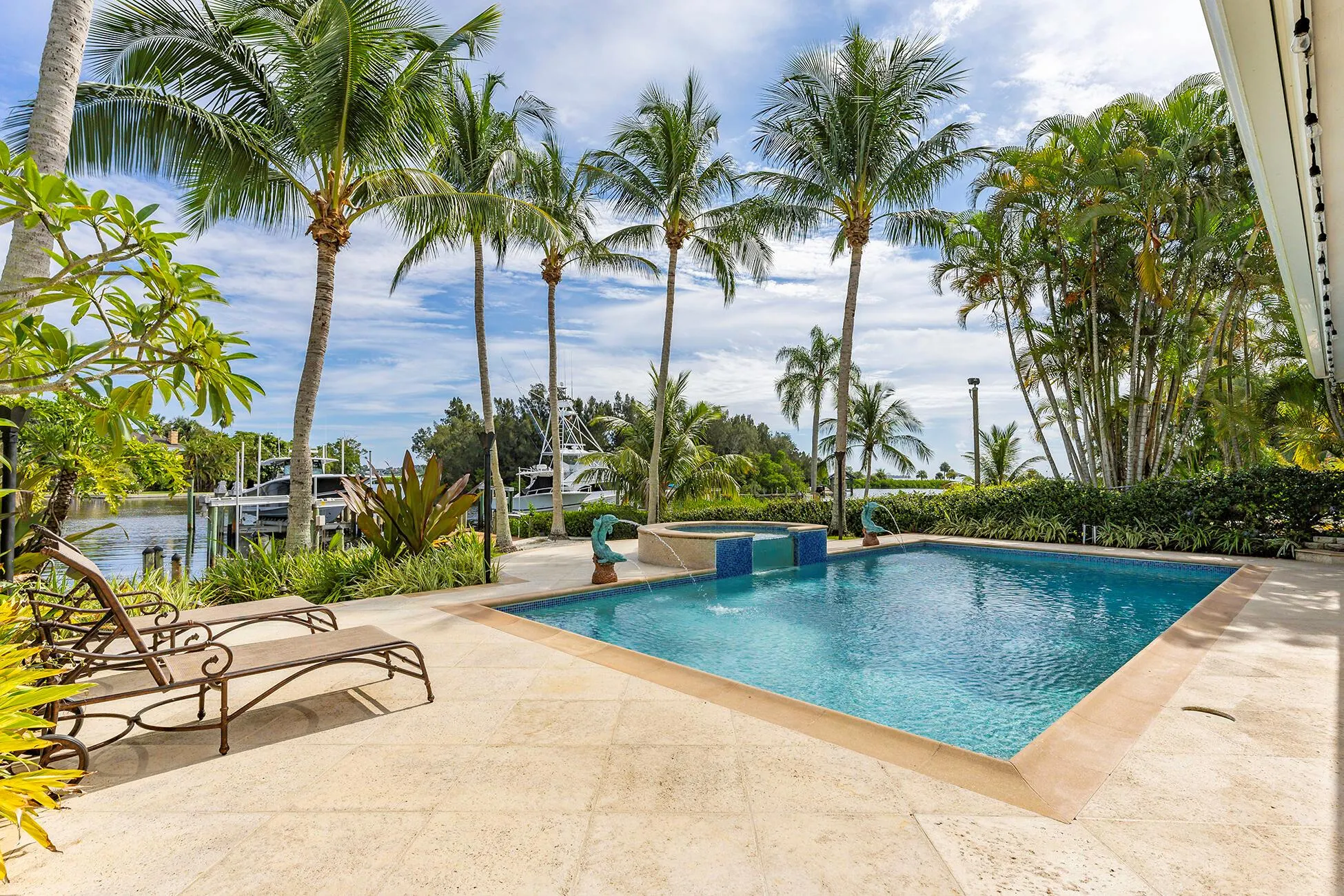 2897 SE Saint Lucie Boulevard