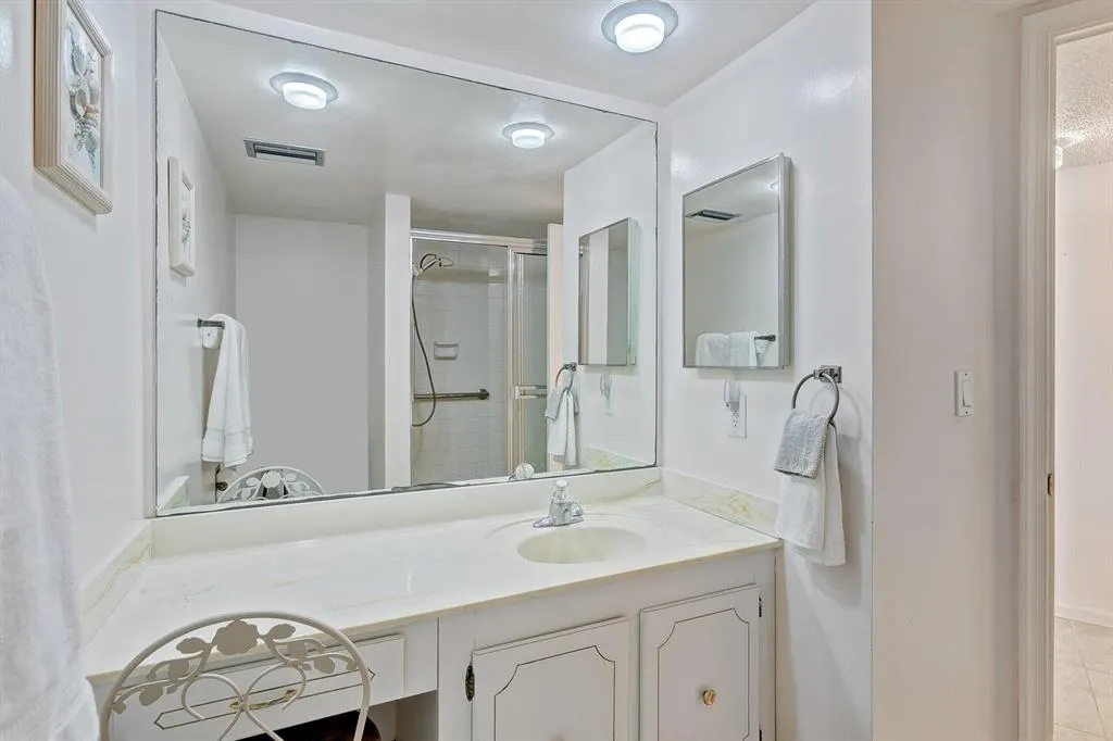 2800 N Ocean Drive, #B - 6d