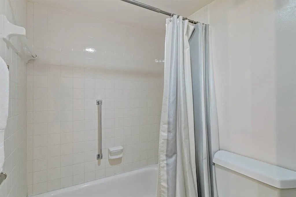 2800 N Ocean Drive, #B - 6d