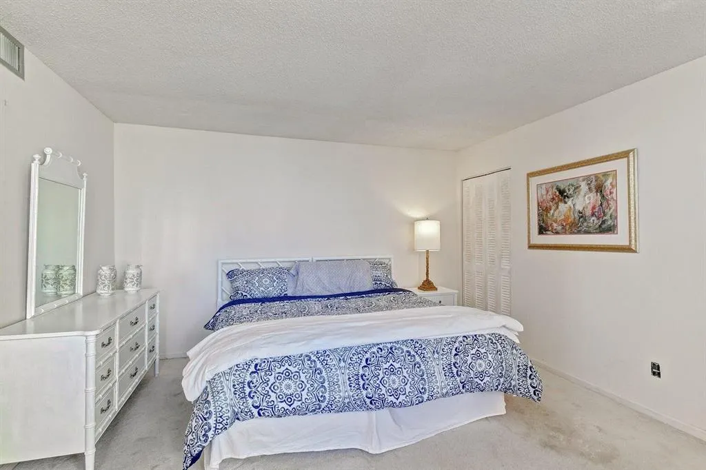 2800 N Ocean Drive, #B - 6d