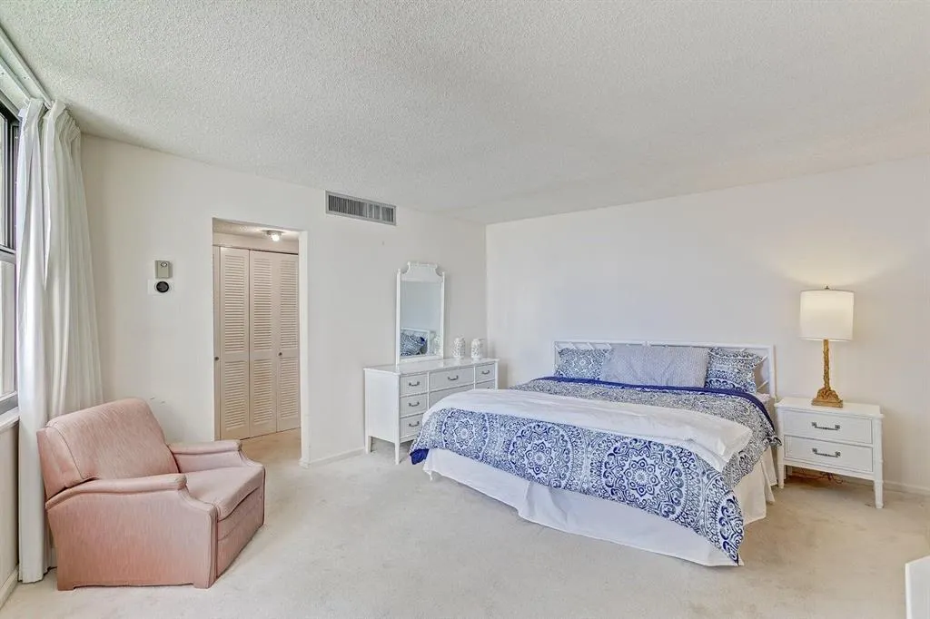 2800 N Ocean Drive, #B - 6d