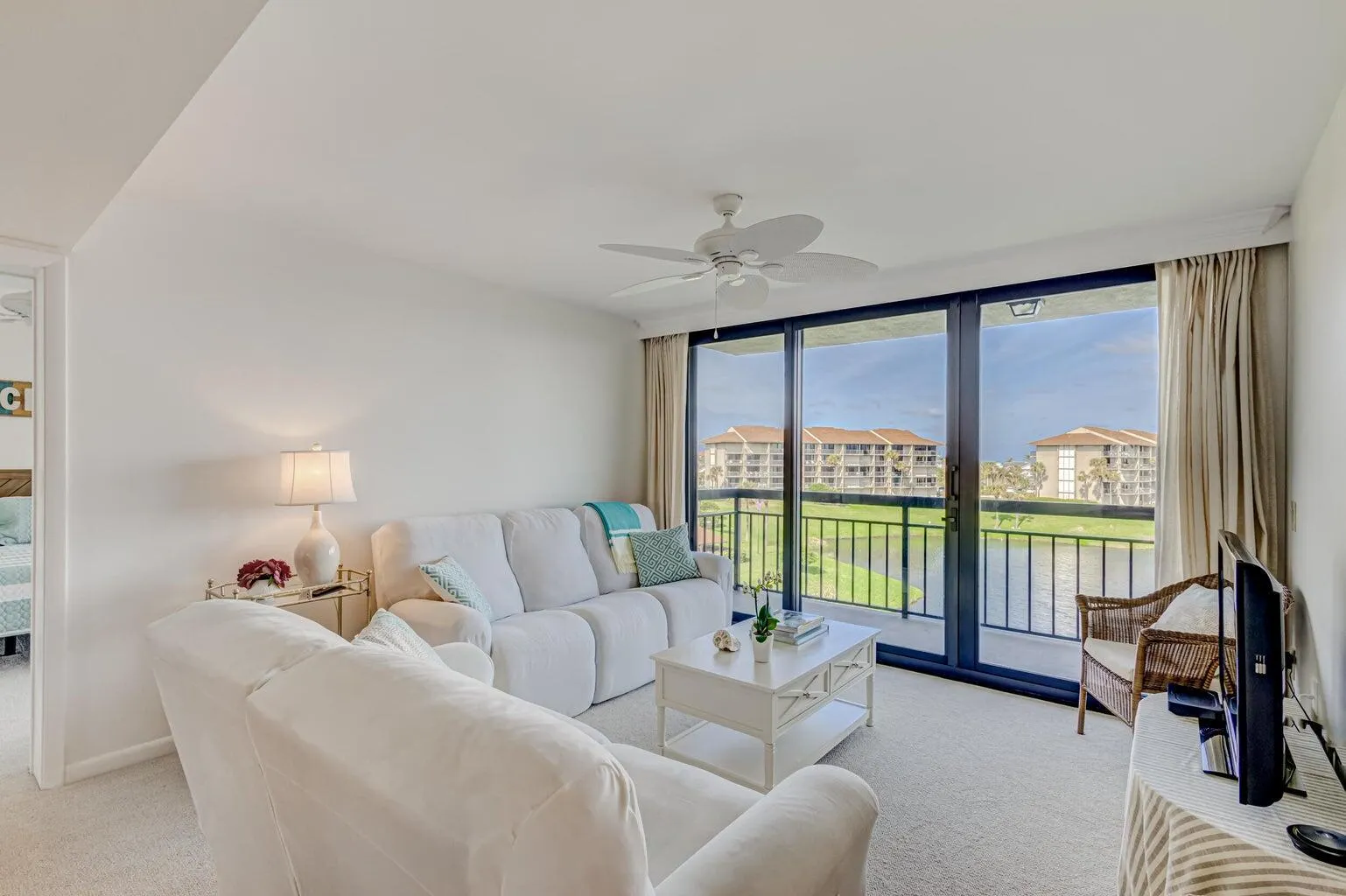 601 S Seas Drive, #401
