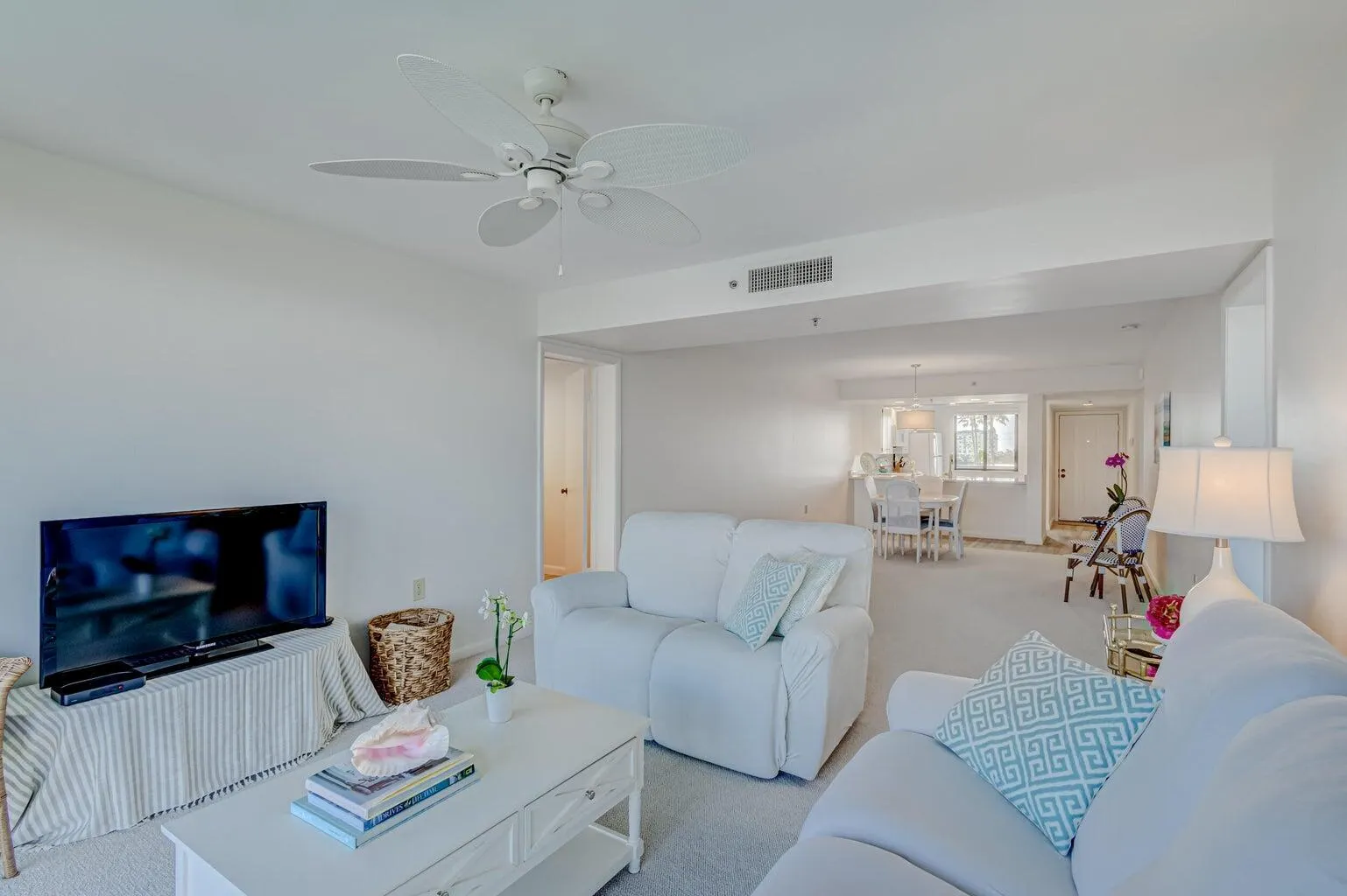 601 S Seas Drive, #401