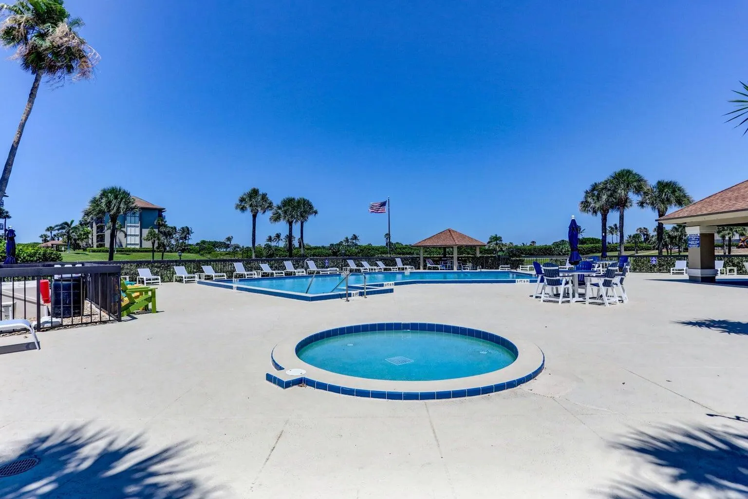 601 S Seas Drive, #401