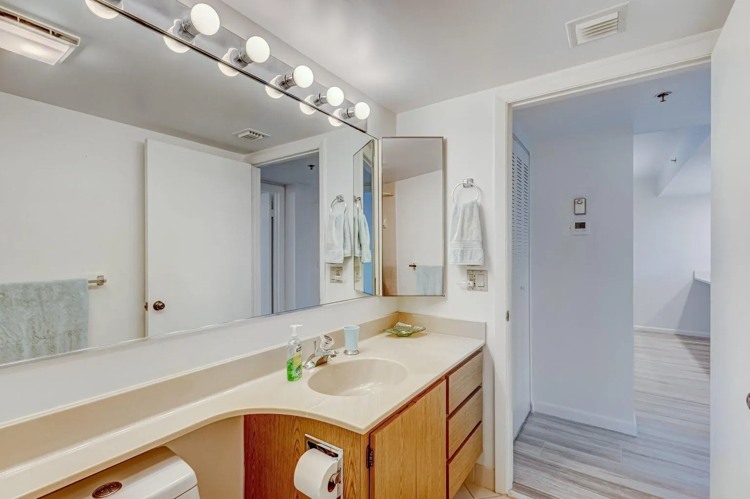 601 S Seas Drive, #401