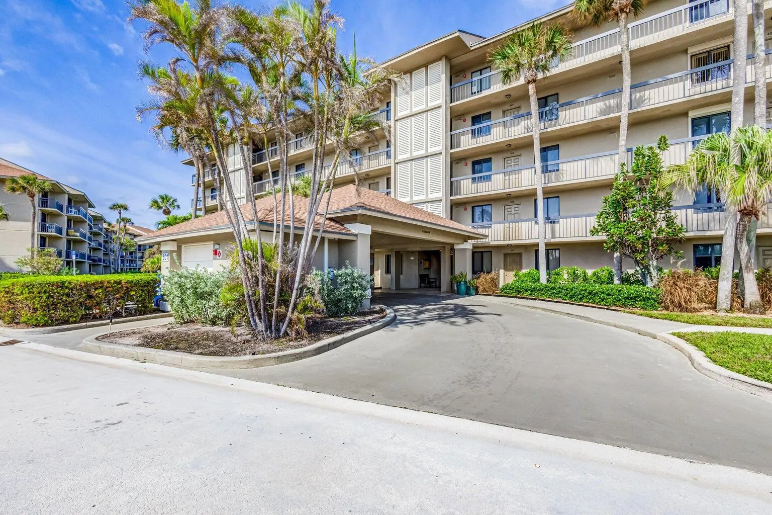 601 S Seas Drive, #401