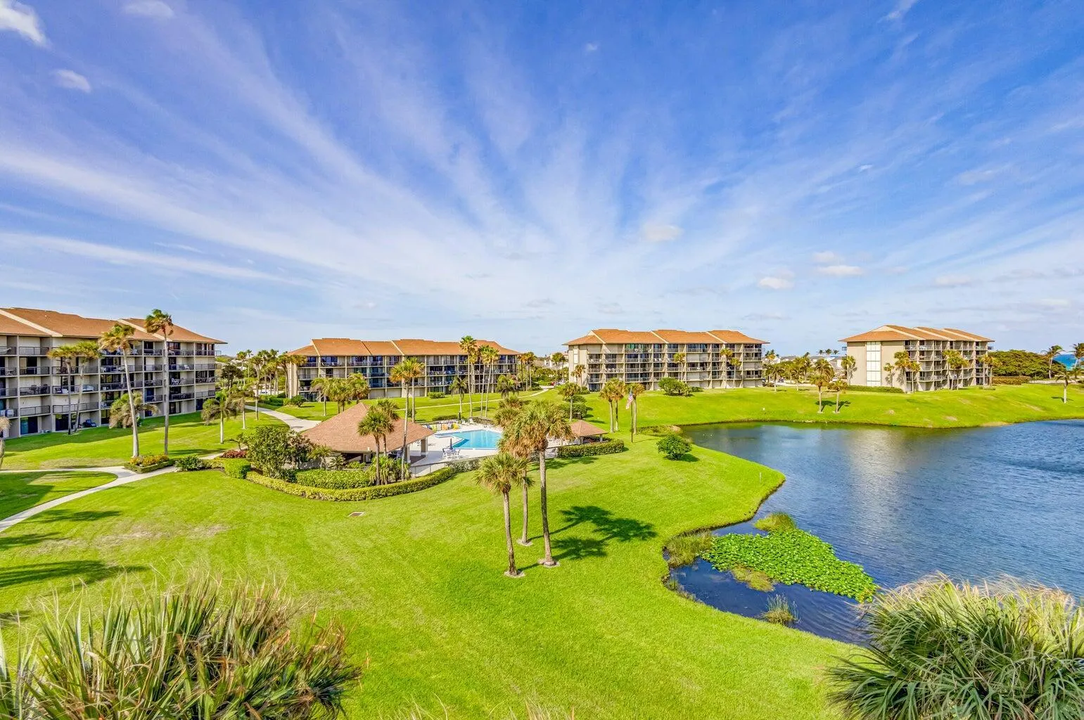 601 S Seas Drive, #401