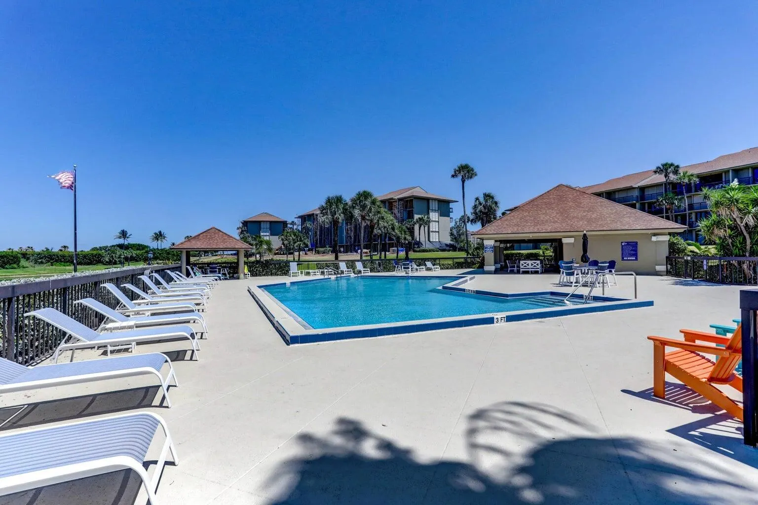 601 S Seas Drive, #401