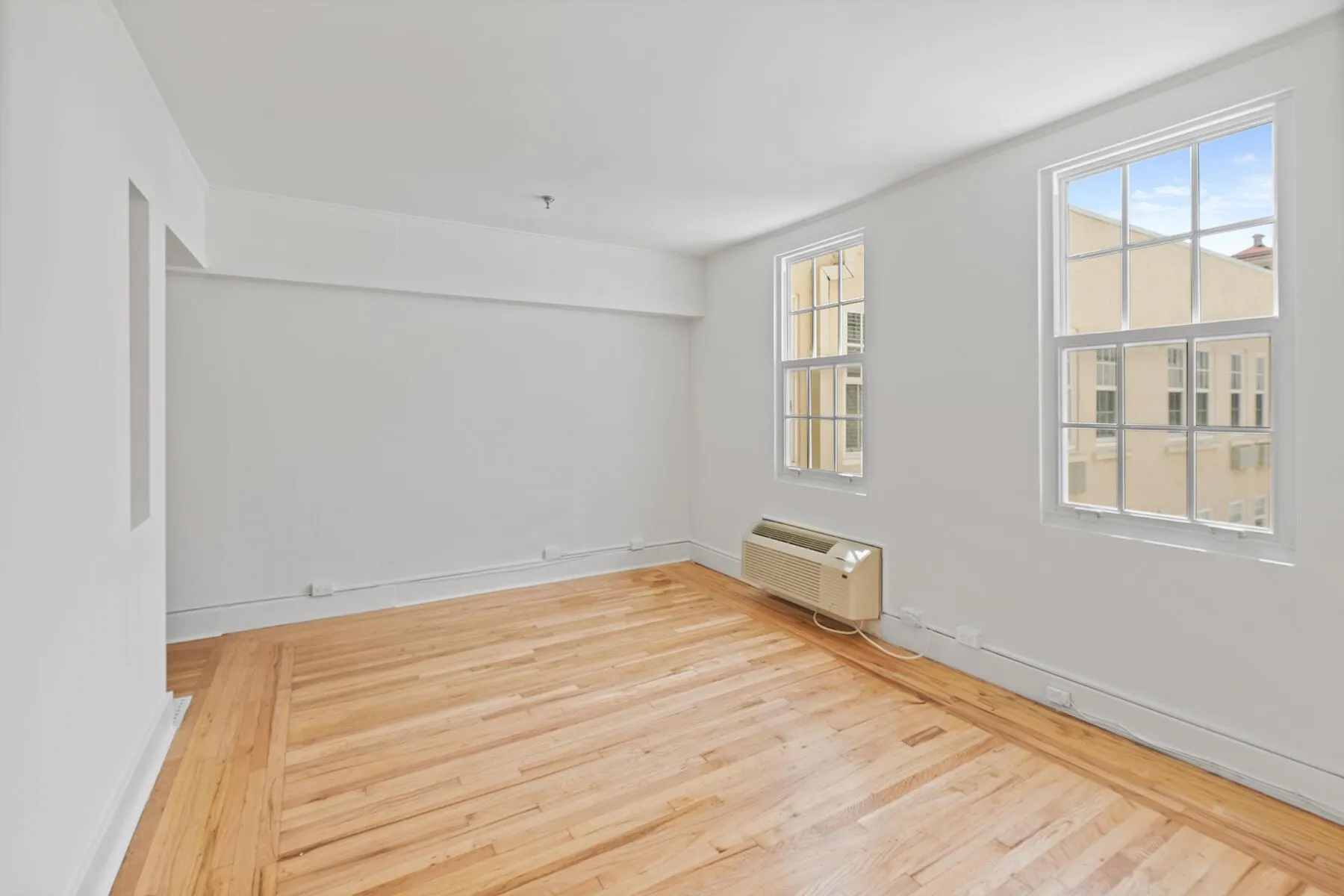 235 Sunrise Avenue, #3103