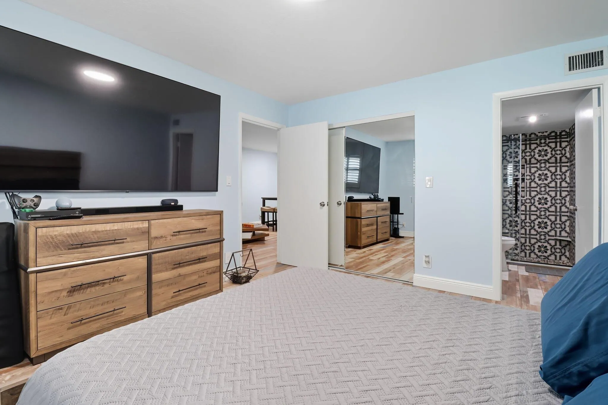 1921 W Woolbright Road, #B104