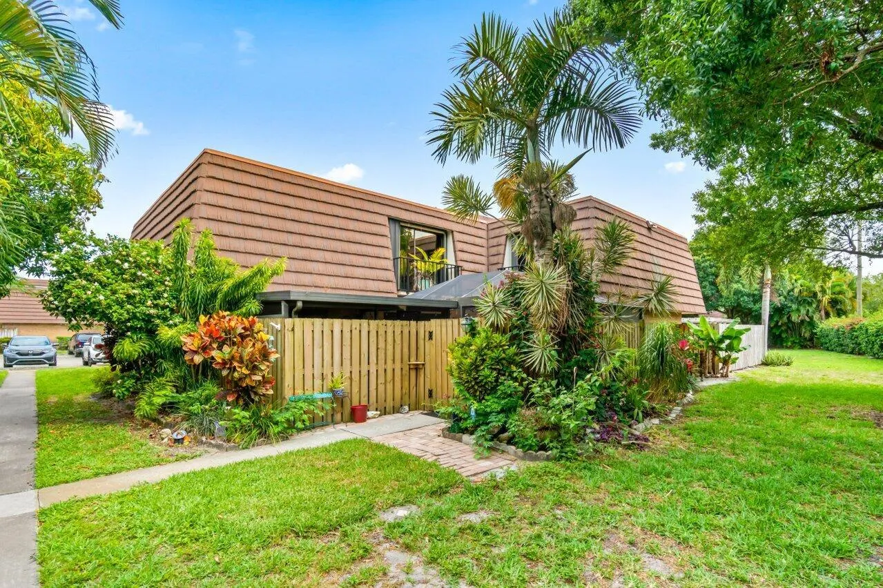 1715 17th Lane