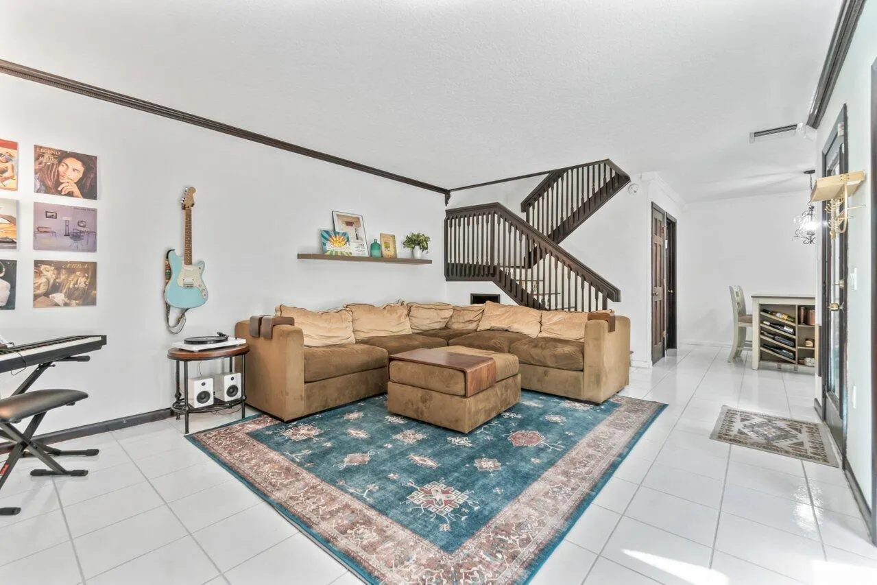 1715 17th Lane