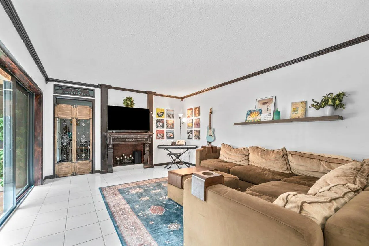 1715 17th Lane