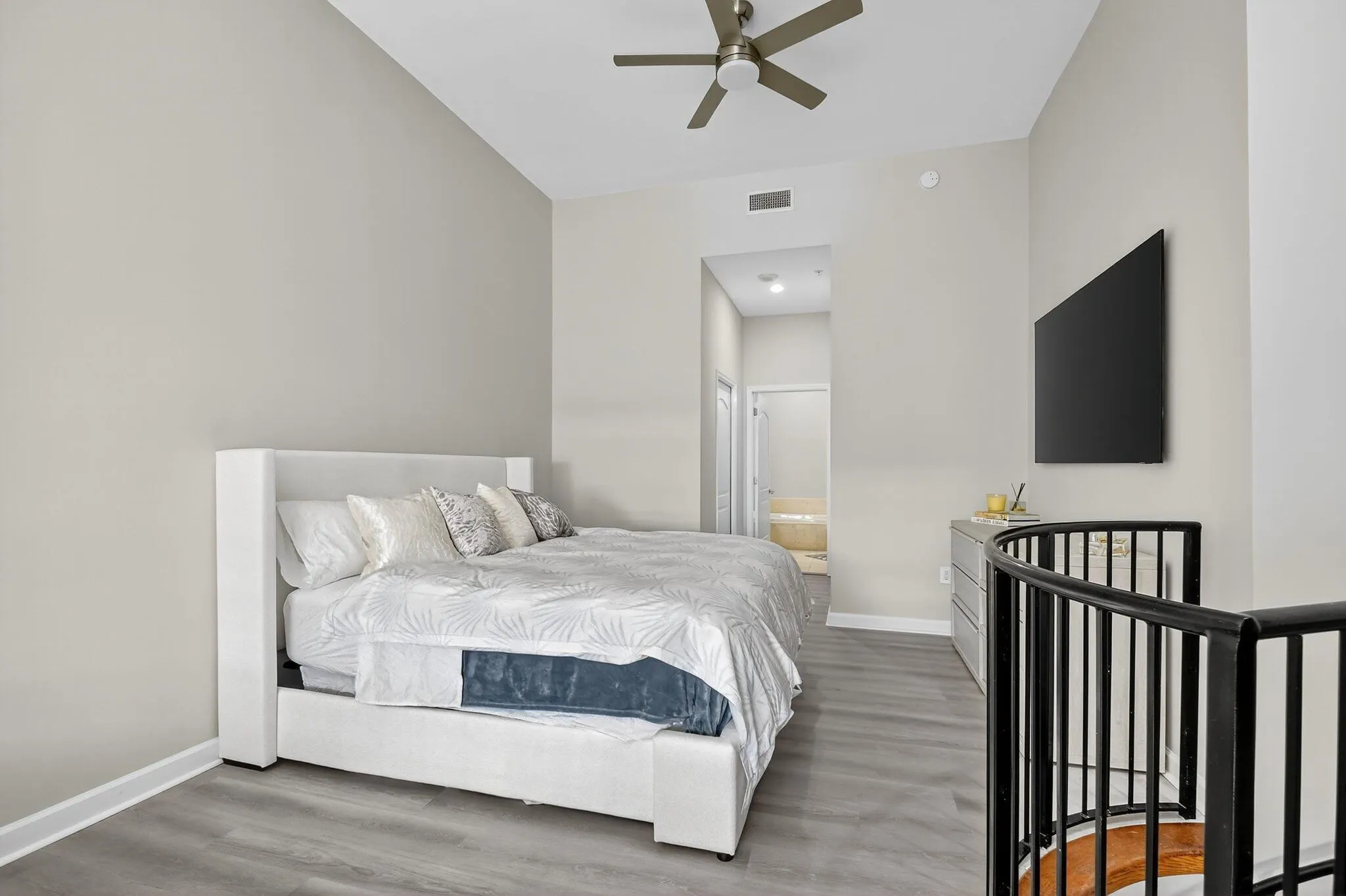 801 S Olive Avenue, #408