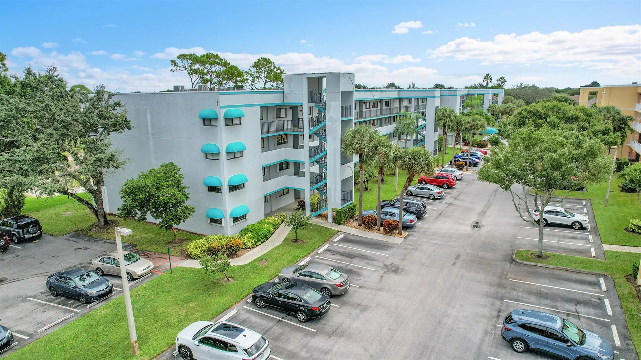 4725 Lucerne Lakes Boulevard E, #411