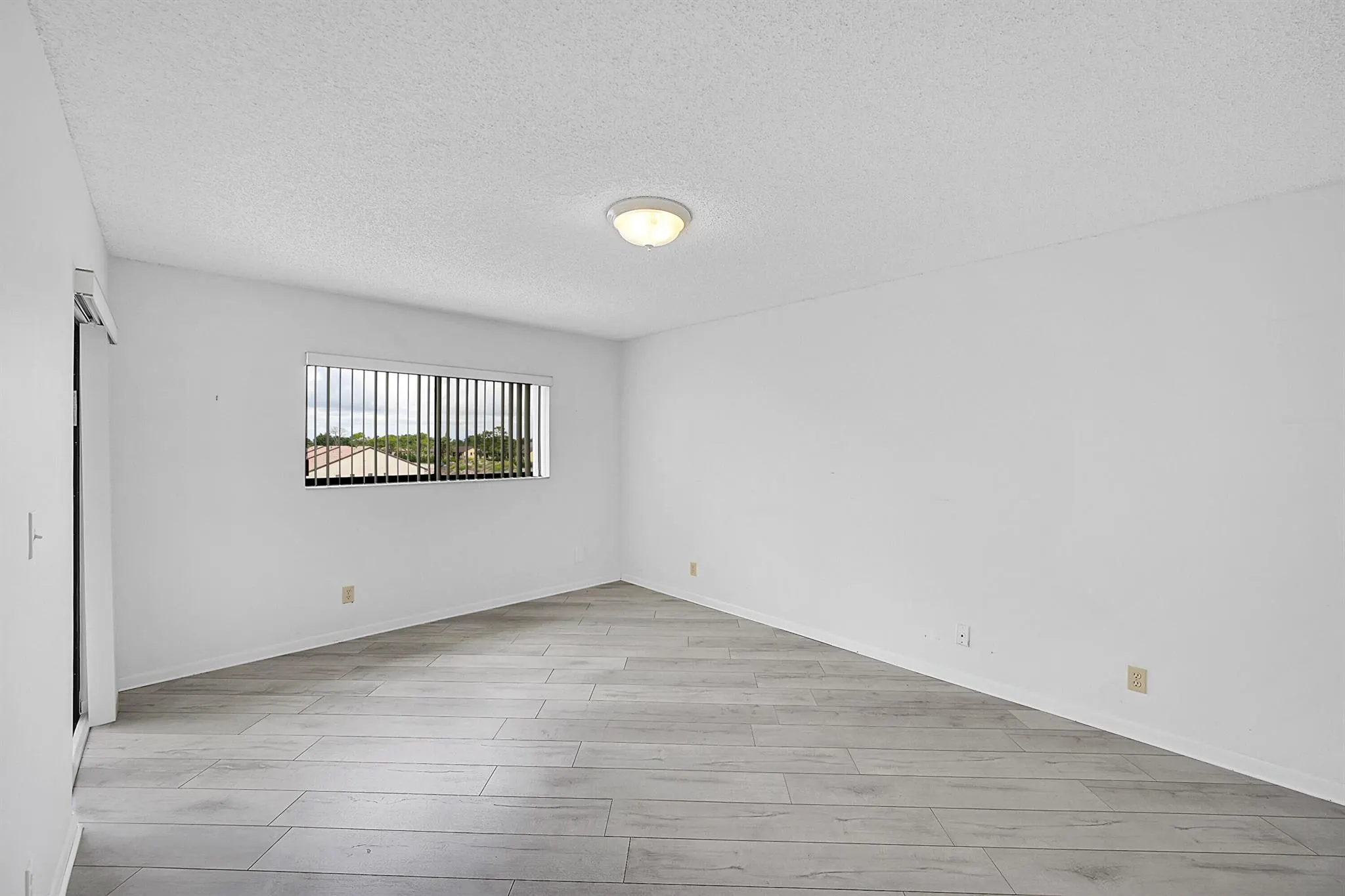 4725 Lucerne Lakes Boulevard E, #411