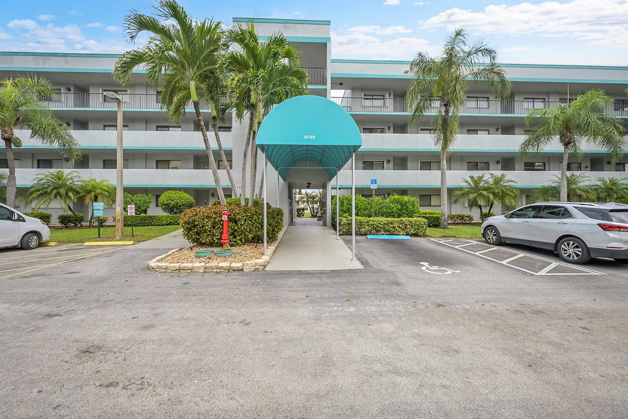 4725 Lucerne Lakes Boulevard E, #411