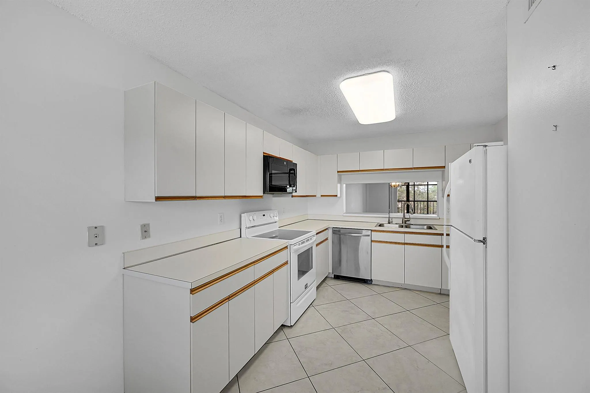 4725 Lucerne Lakes Boulevard E, #411