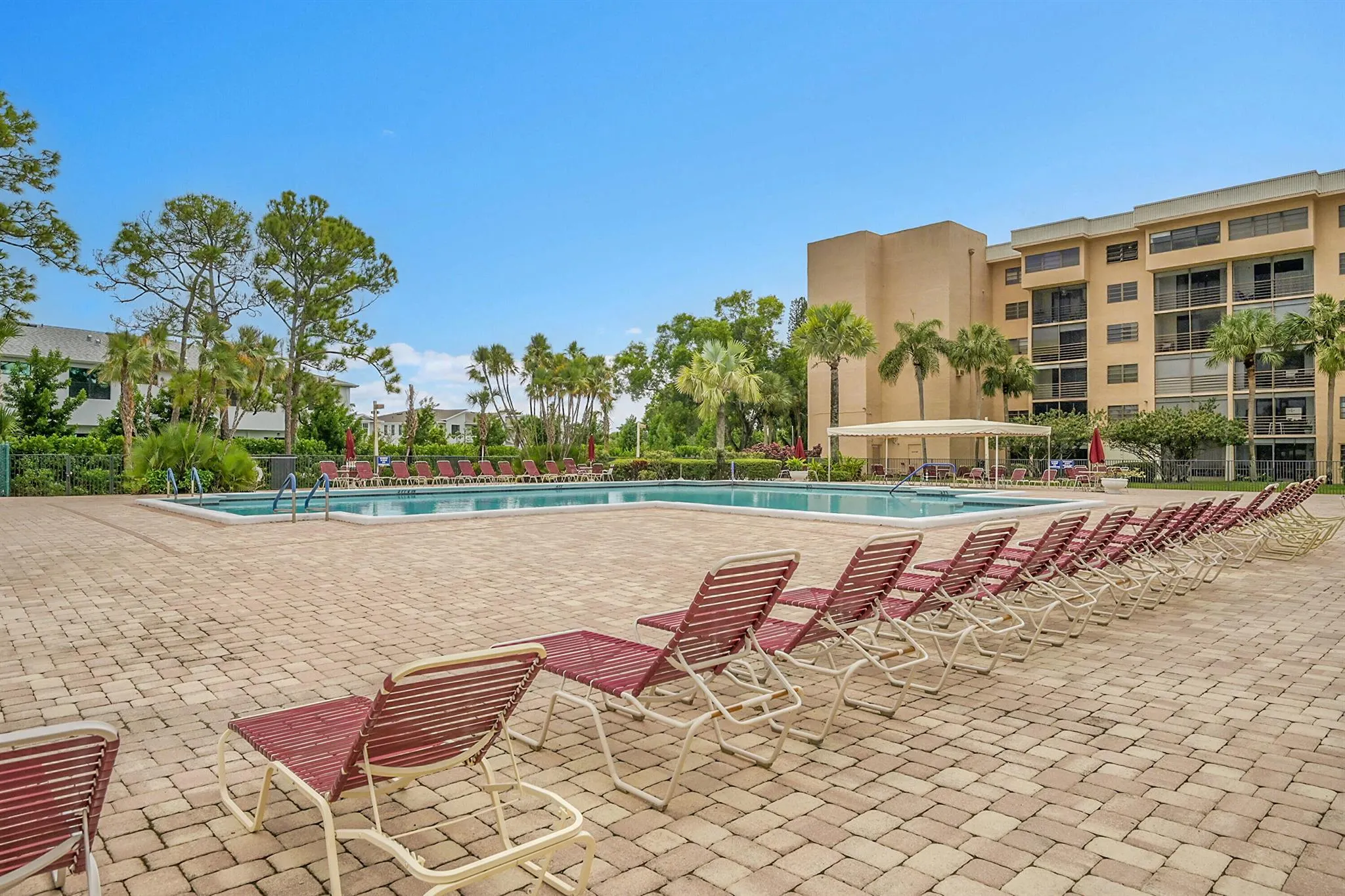 4725 Lucerne Lakes Boulevard E, #411