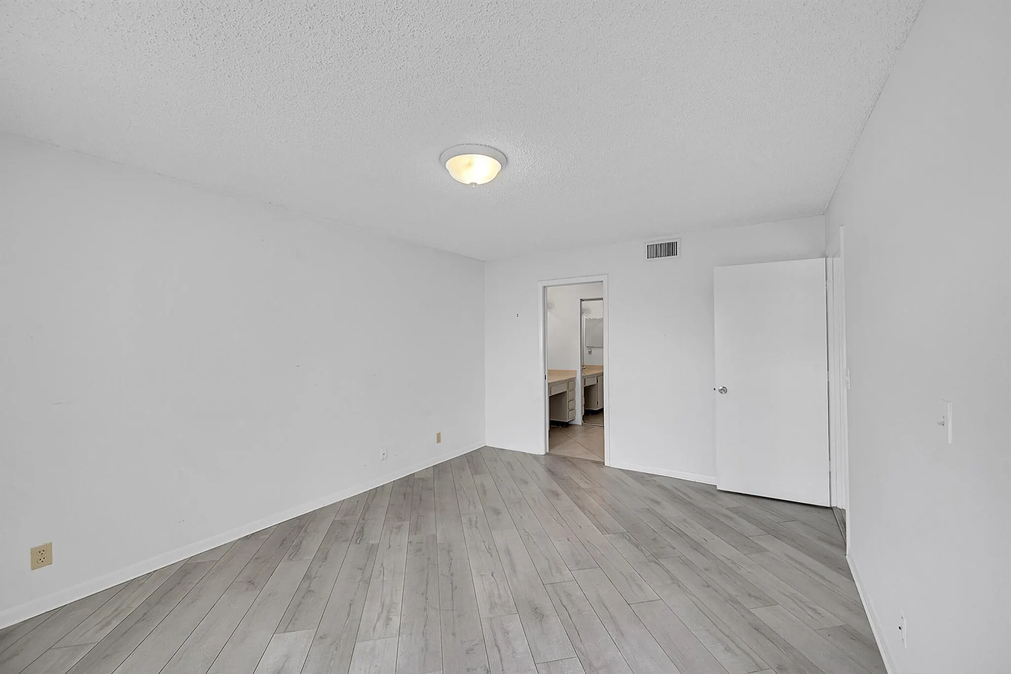 4725 Lucerne Lakes Boulevard E, #411